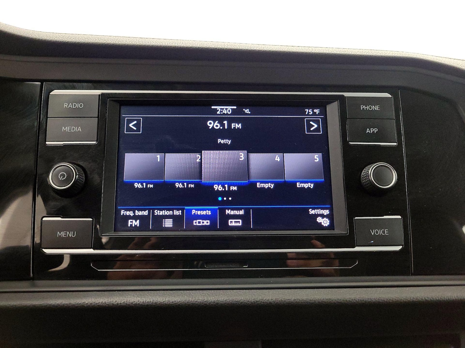 2022 Volkswagen Jetta SE - Photo 16