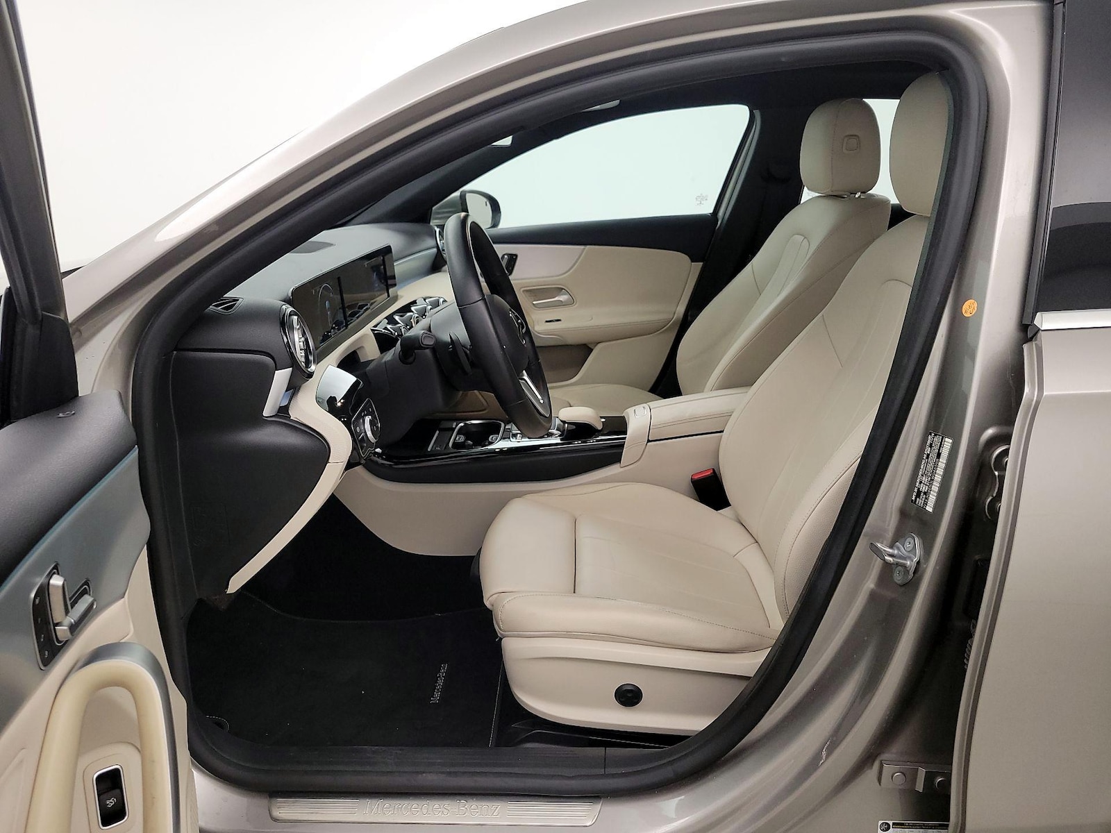 Power Seat(s) & Side Airbags