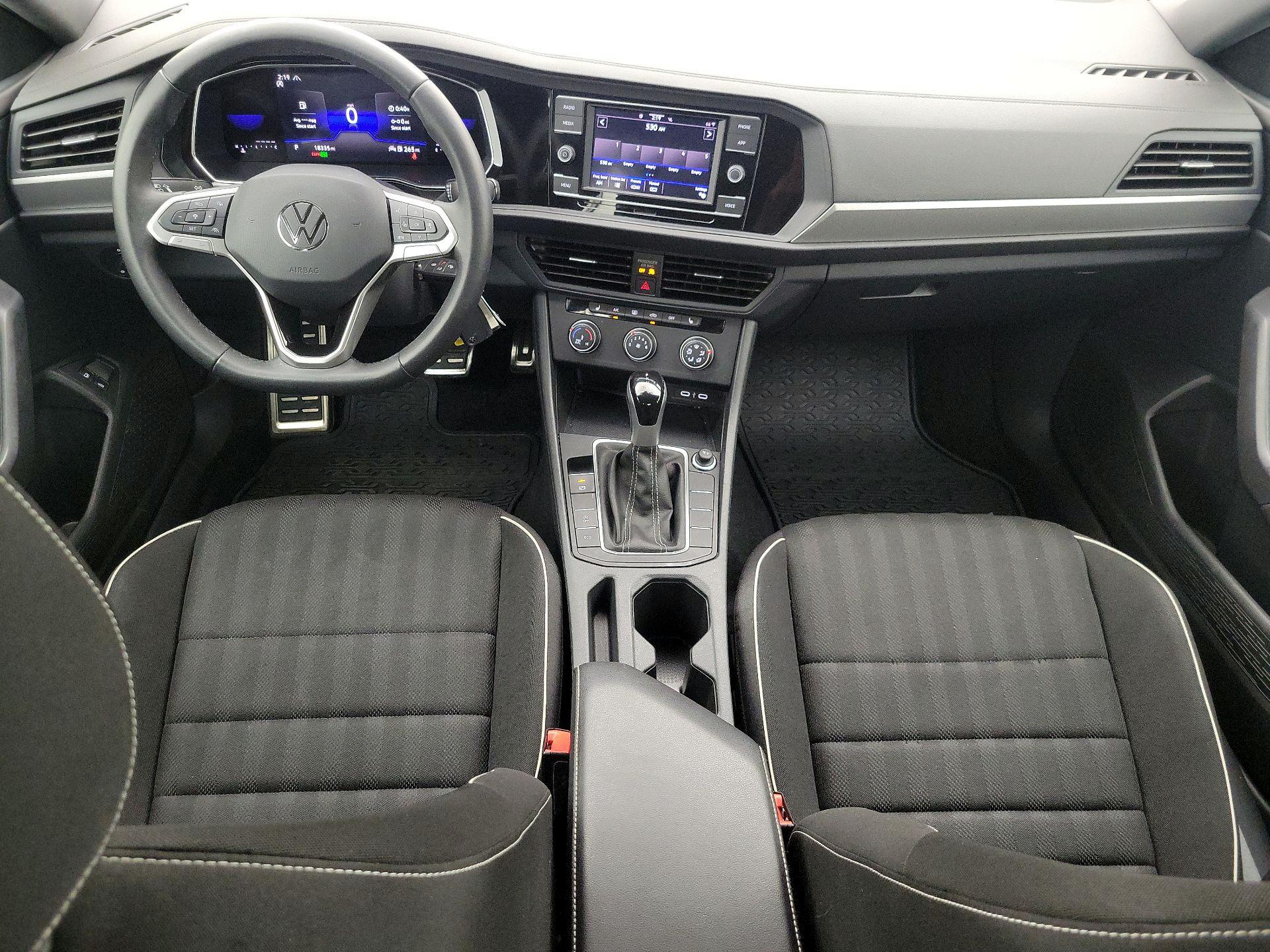 Thumbnail: 2024 Volkswagen Jetta - 9
