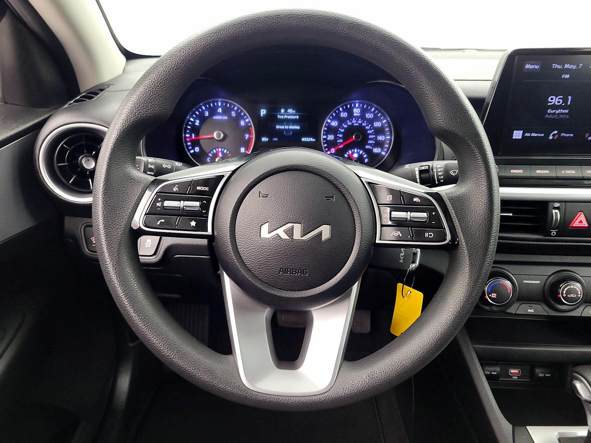 Thumbnail: 2023 Kia Forte - 10