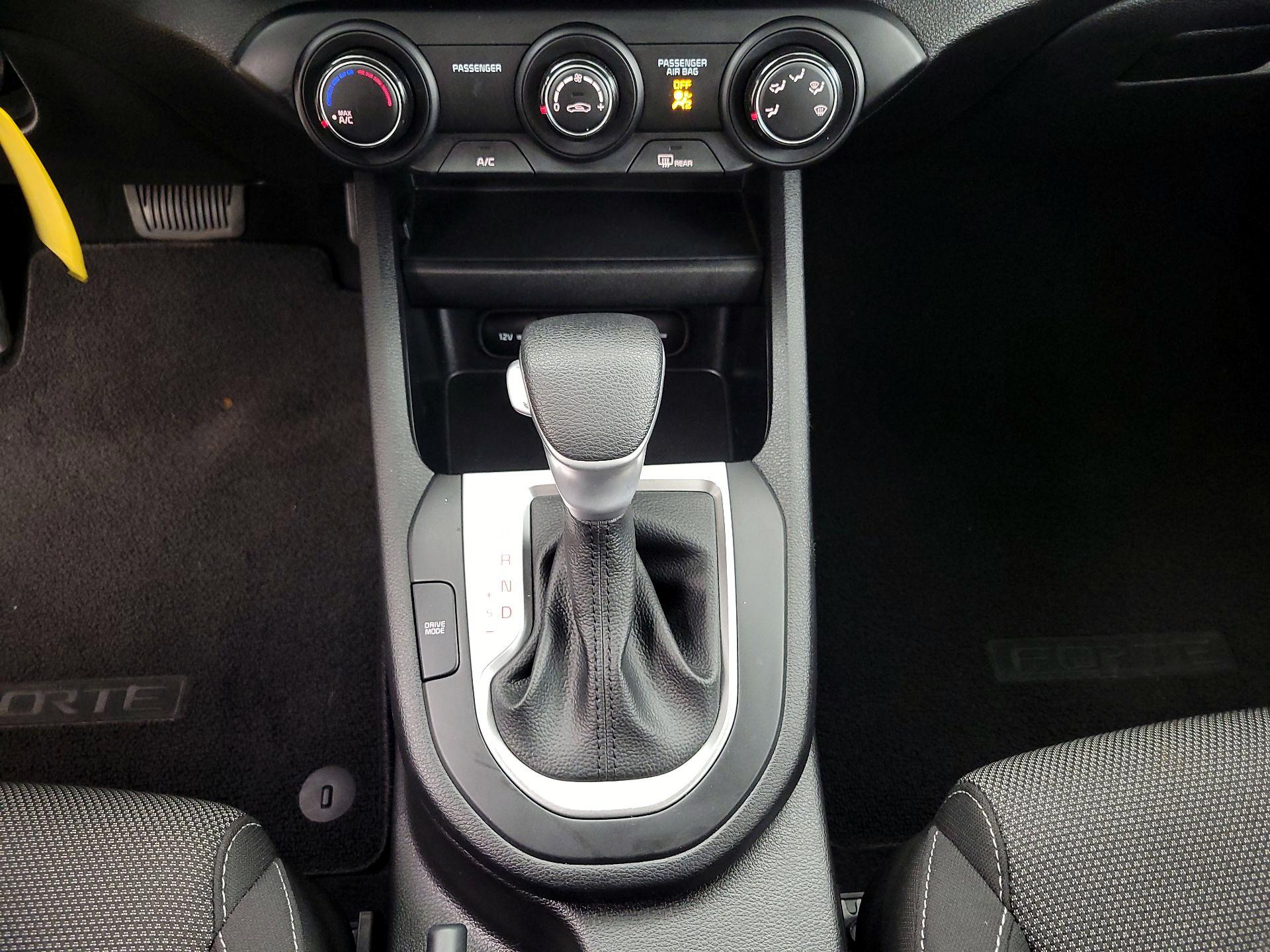 Thumbnail: 2023 Kia Forte - 17