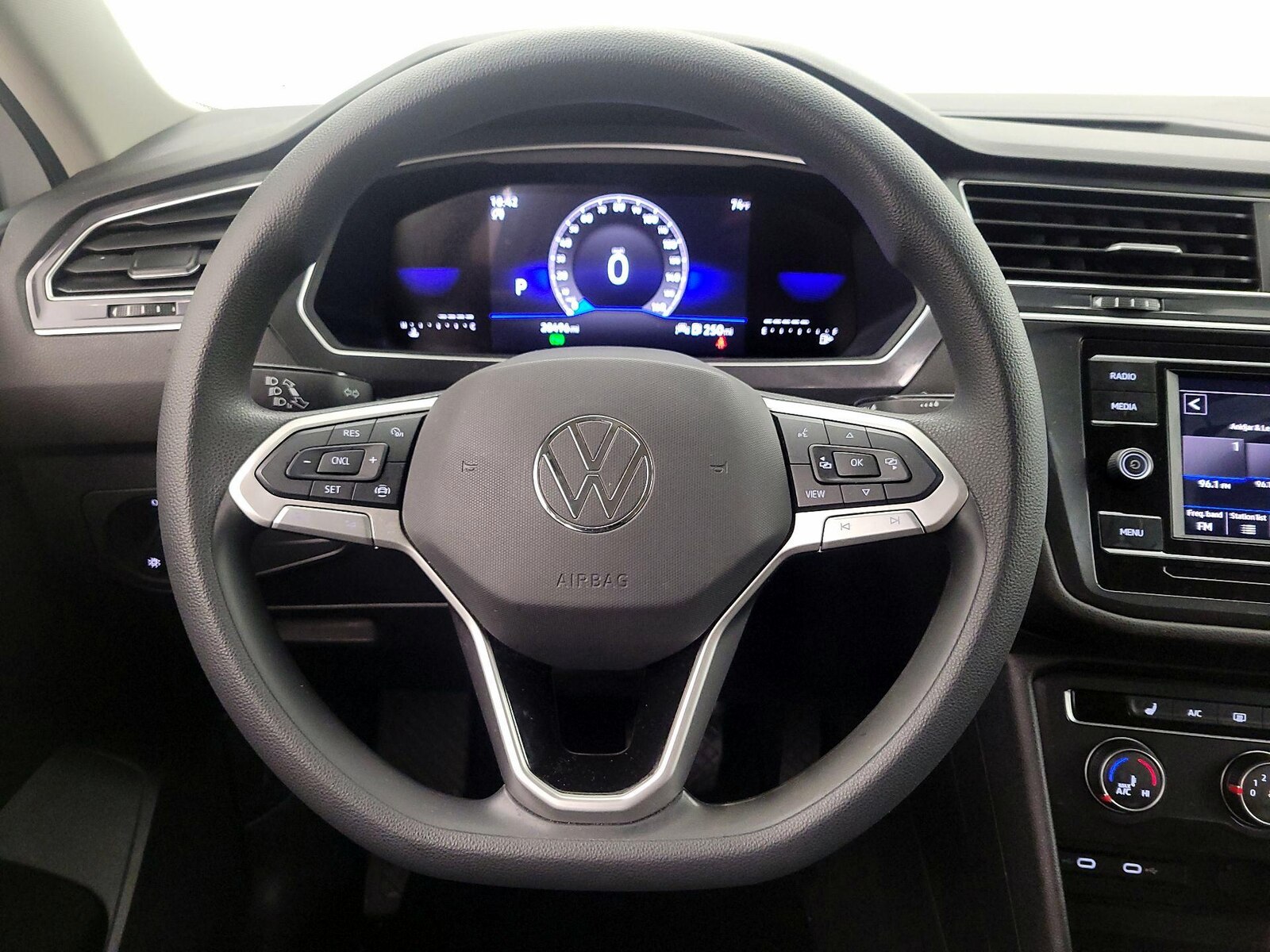 2023 Volkswagen Tiguan S - Photo 11