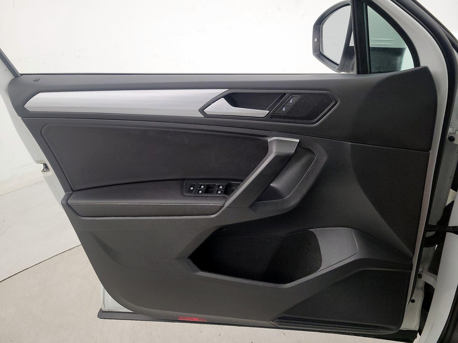 2023 Volkswagen Tiguan S - Photo 13