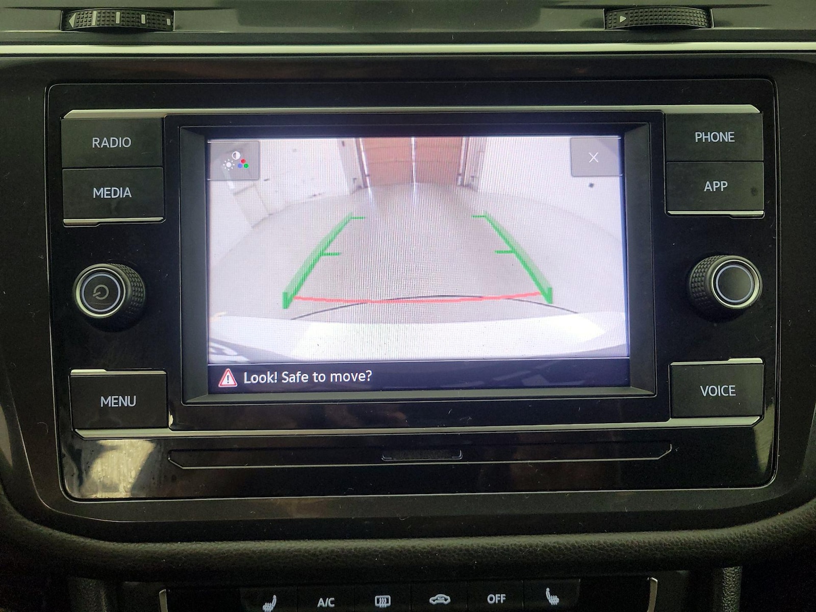 2023 Volkswagen Tiguan S - Photo 15