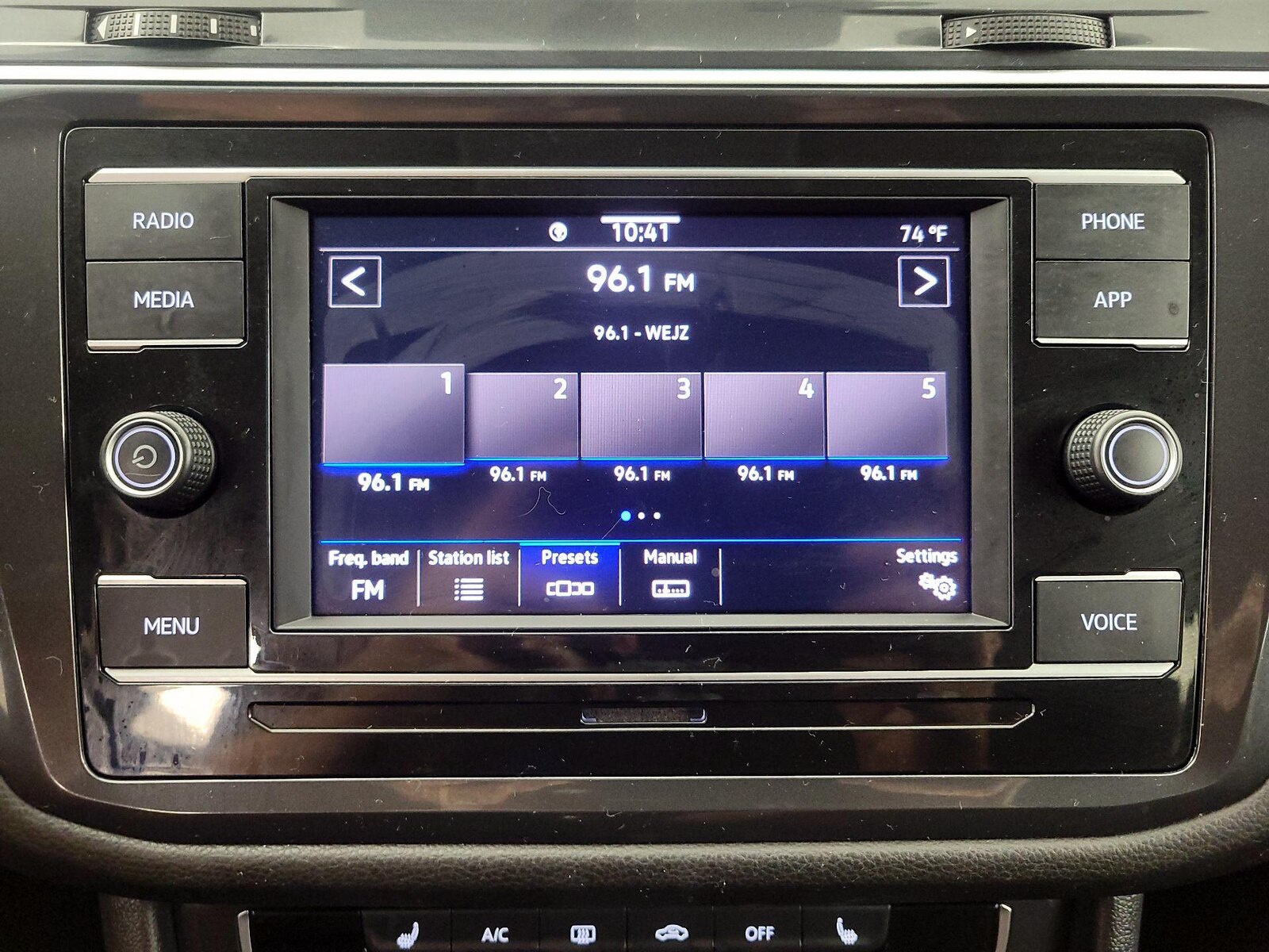 2023 Volkswagen Tiguan S - Photo 16