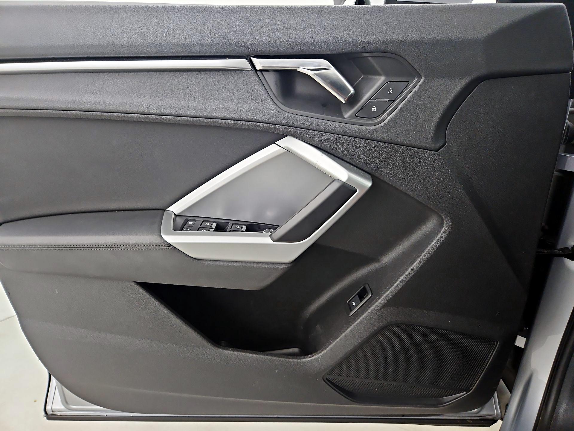 Thumbnail: 2020 Audi Q3 - 12