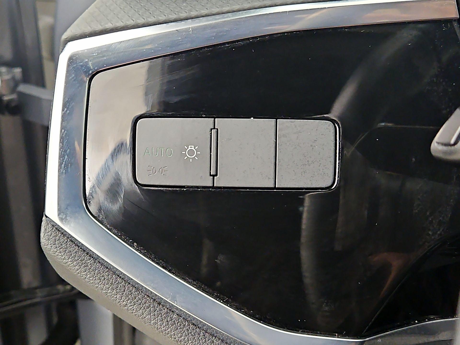 Thumbnail: 2020 Audi Q3 - 13