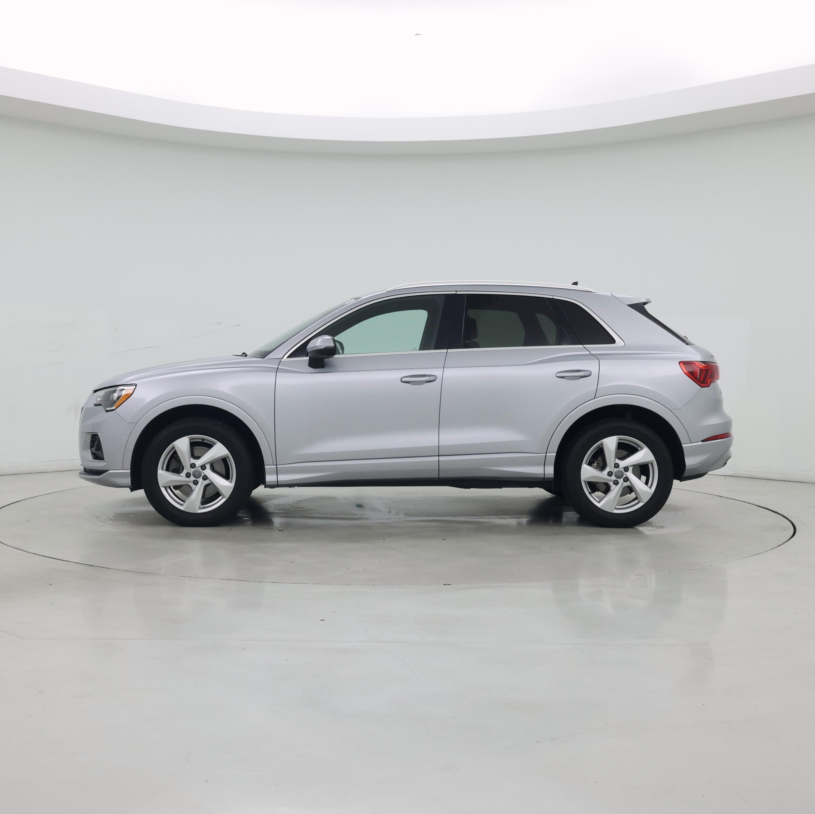 Thumbnail: 2020 Audi Q3 - 3