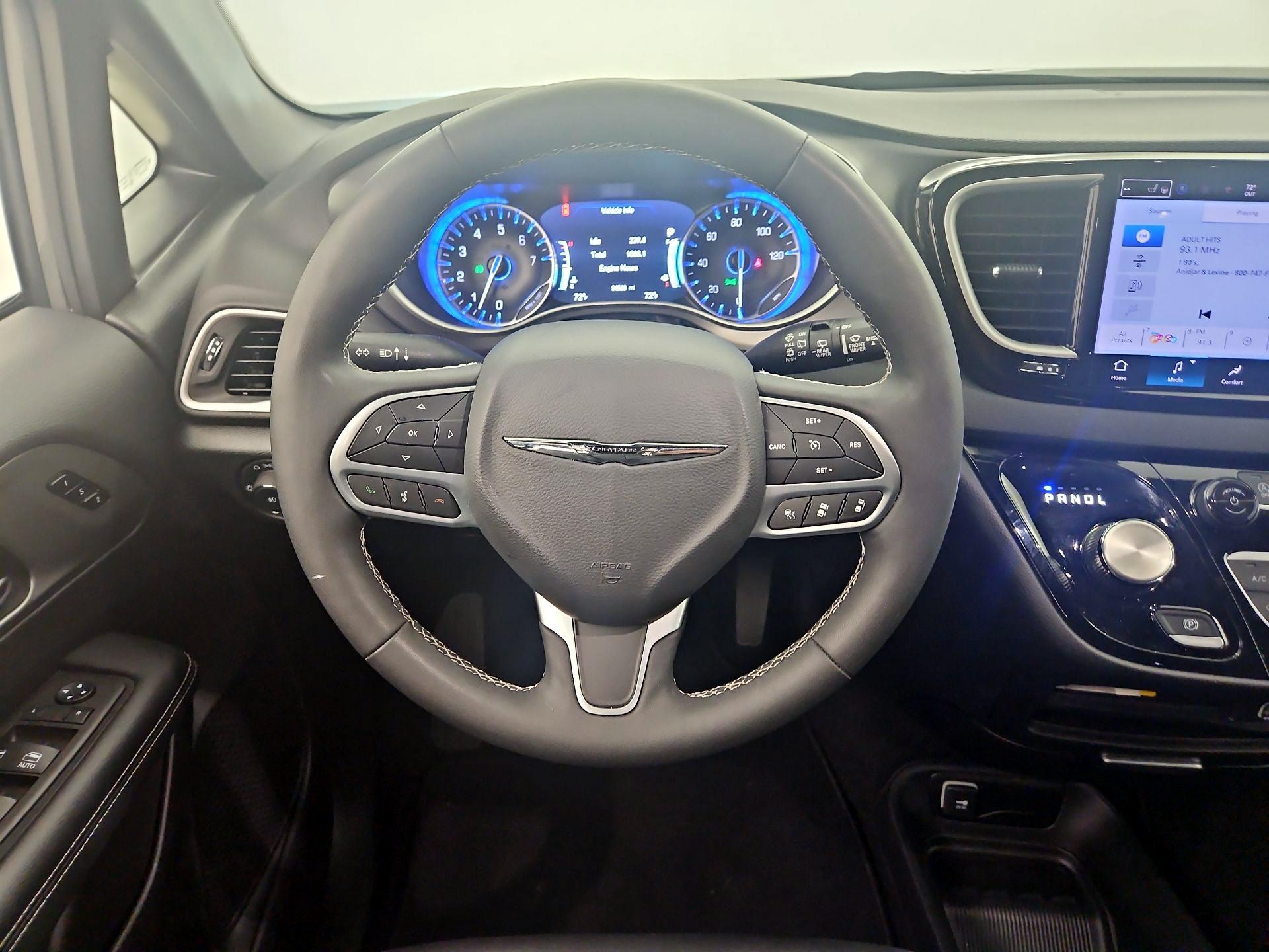 Thumbnail: 2025 Chrysler Pacifica - 10