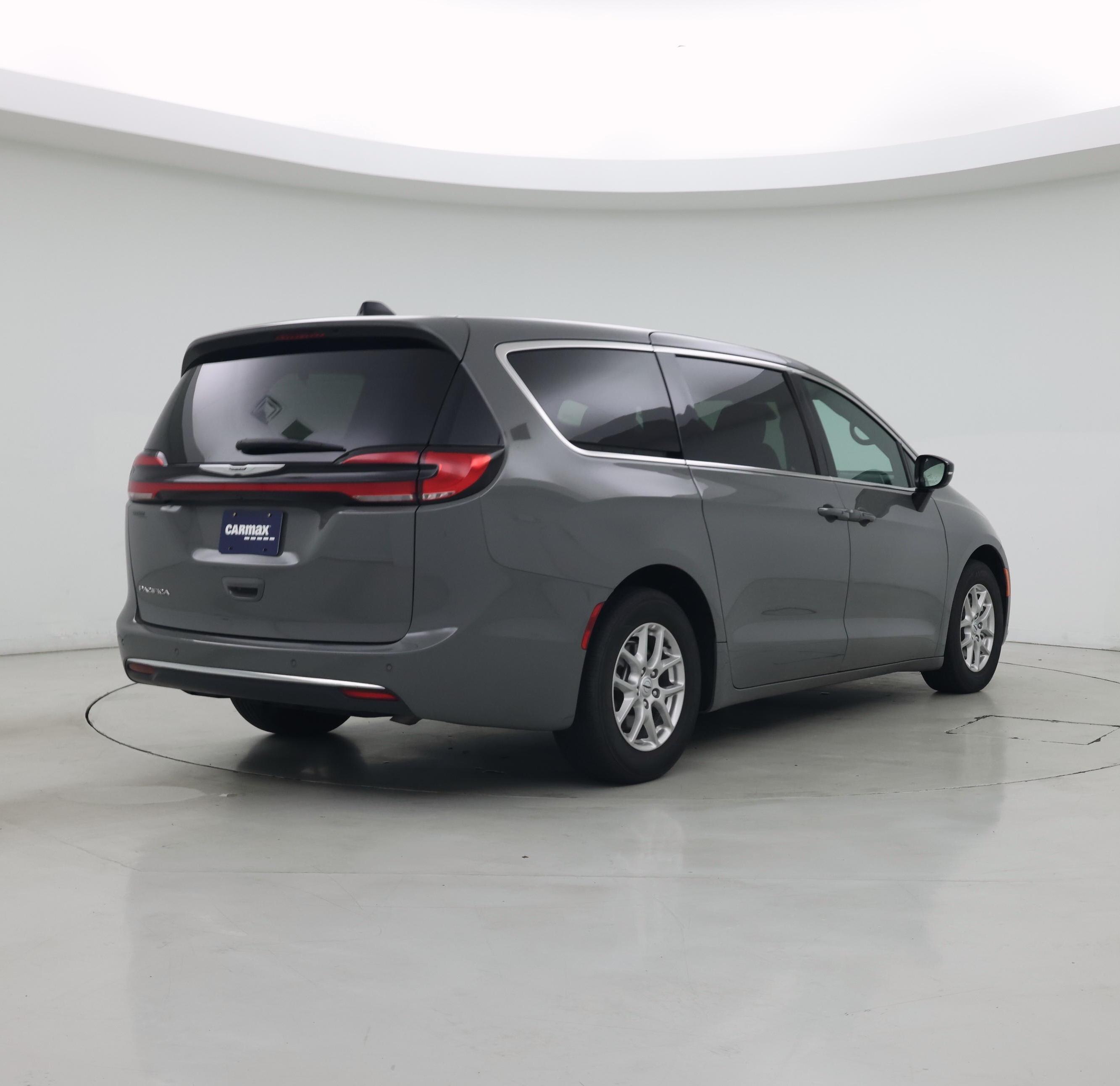 Thumbnail: 2025 Chrysler Pacifica - 8