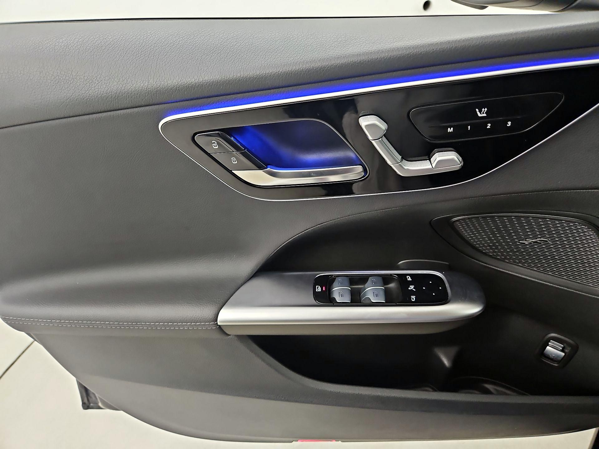 Thumbnail: 2025 Mercedes-Benz C-Class - 10