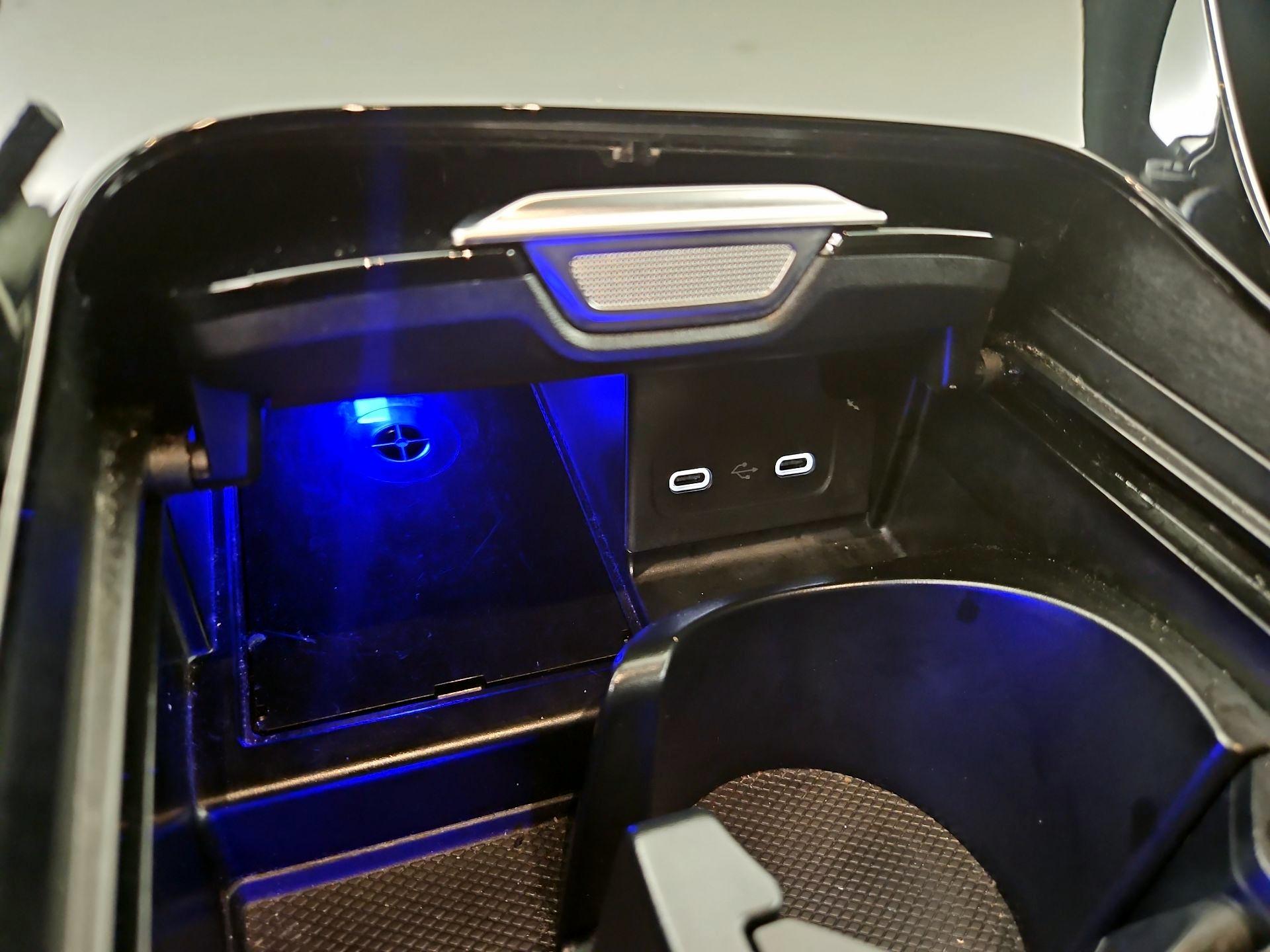 Thumbnail: 2025 Mercedes-Benz C-Class - 16