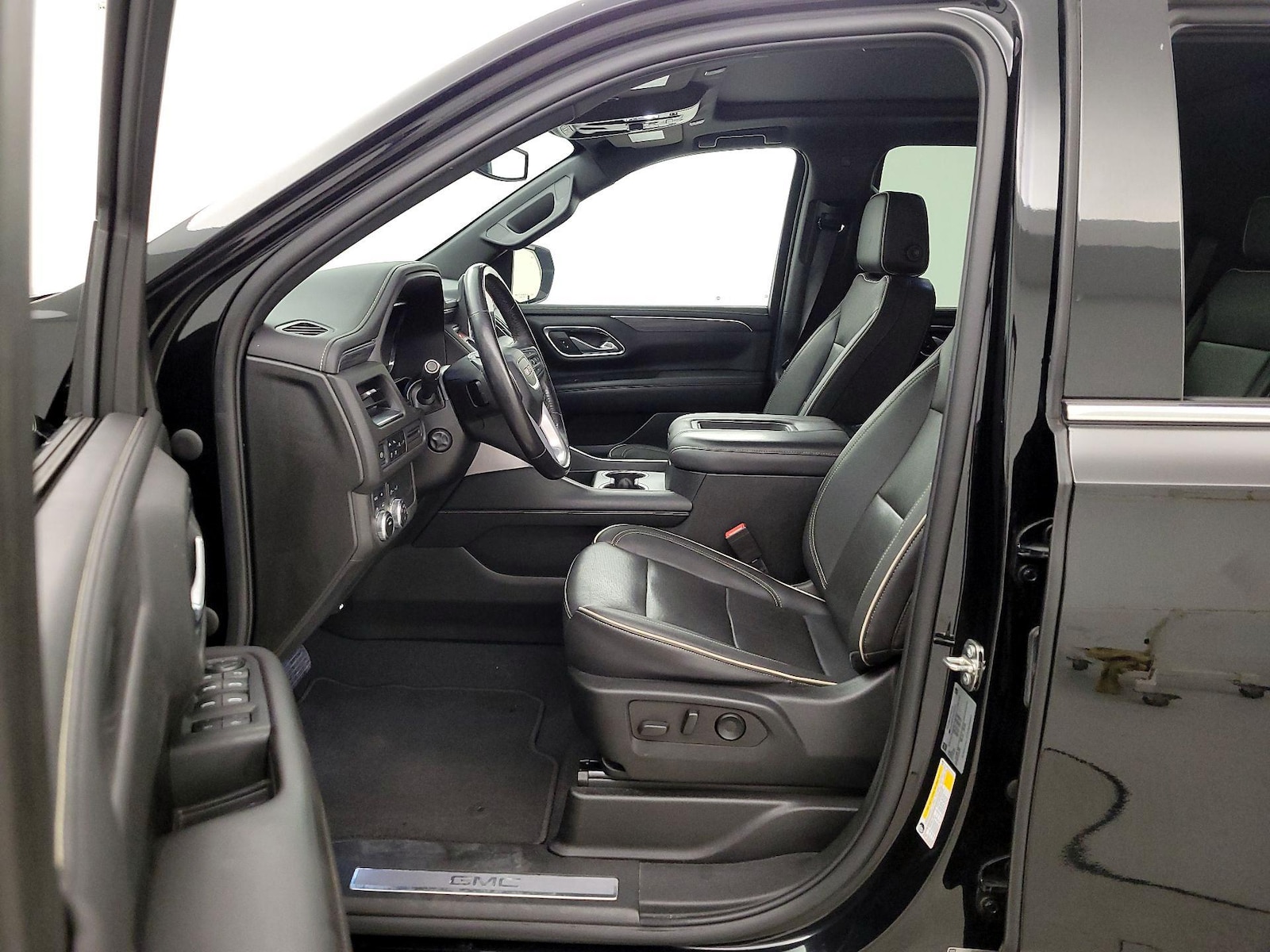 2022 GMC Yukon SLT - Photo 12