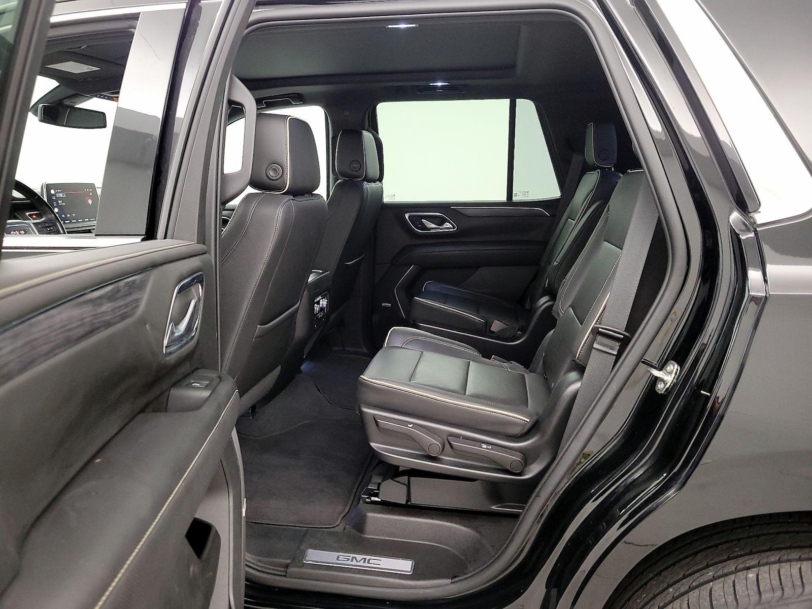 2022 GMC Yukon SLT - Photo 21