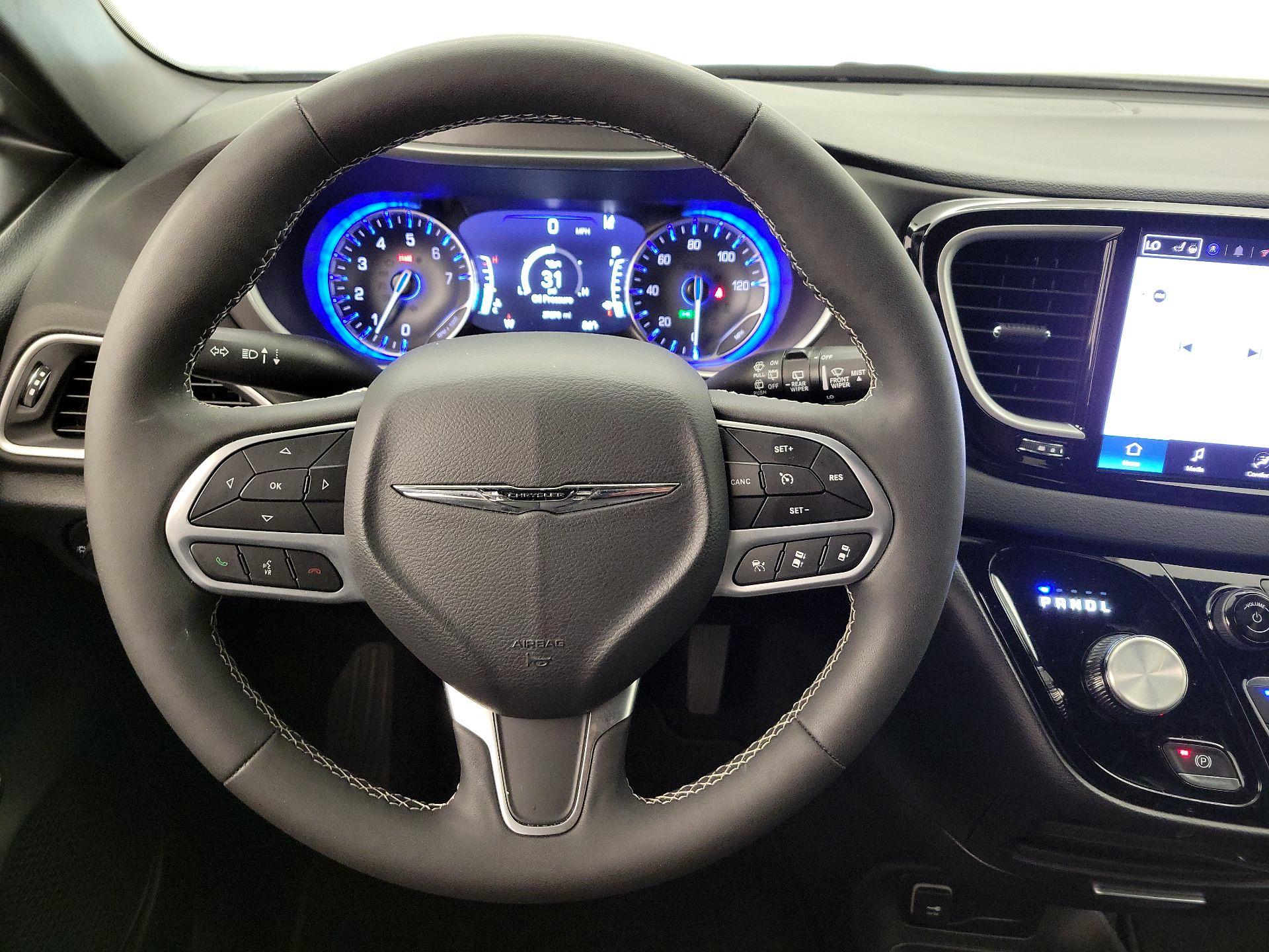 Thumbnail: 2025 Chrysler Pacifica - 10