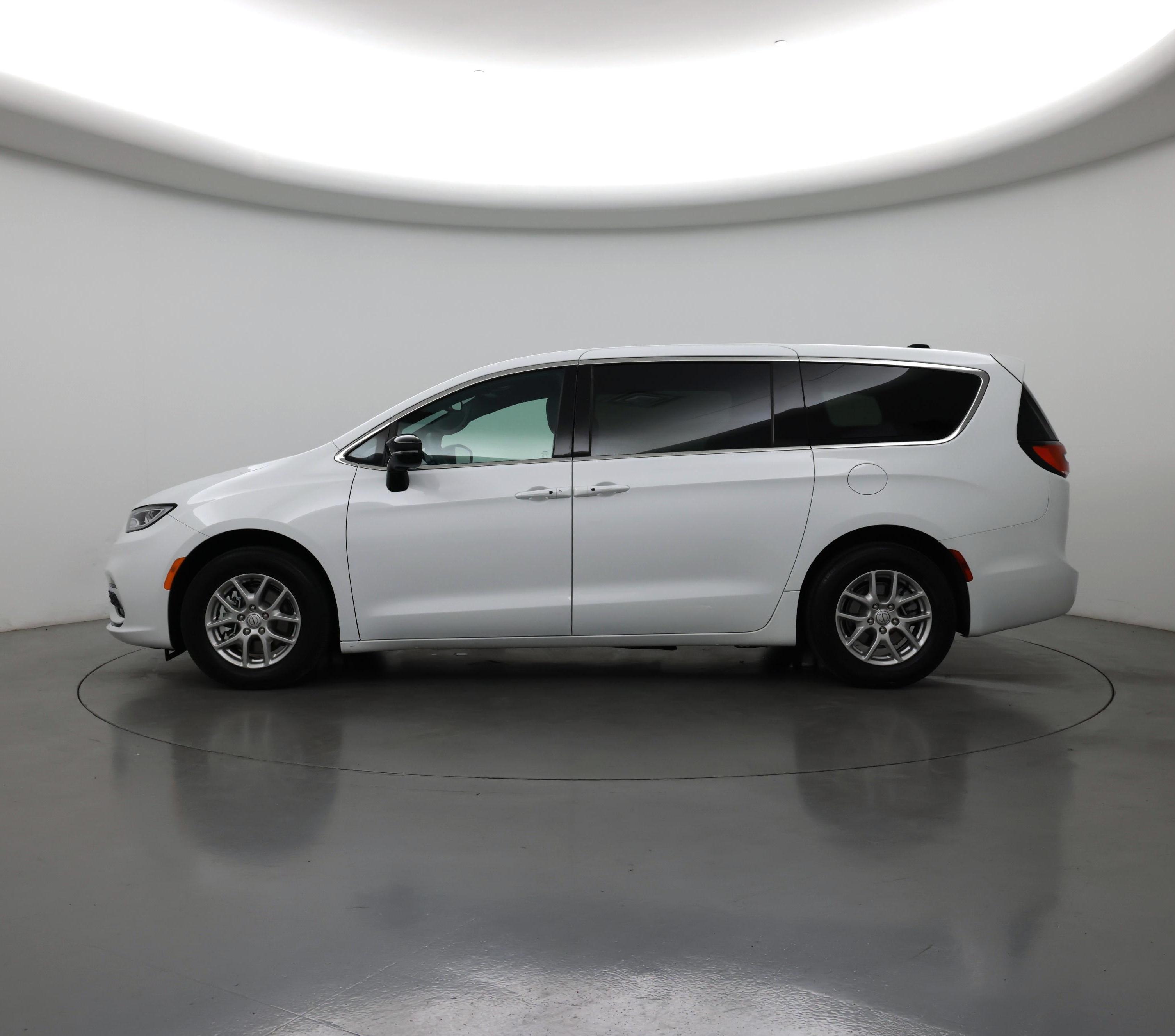 Thumbnail: 2025 Chrysler Pacifica - 3