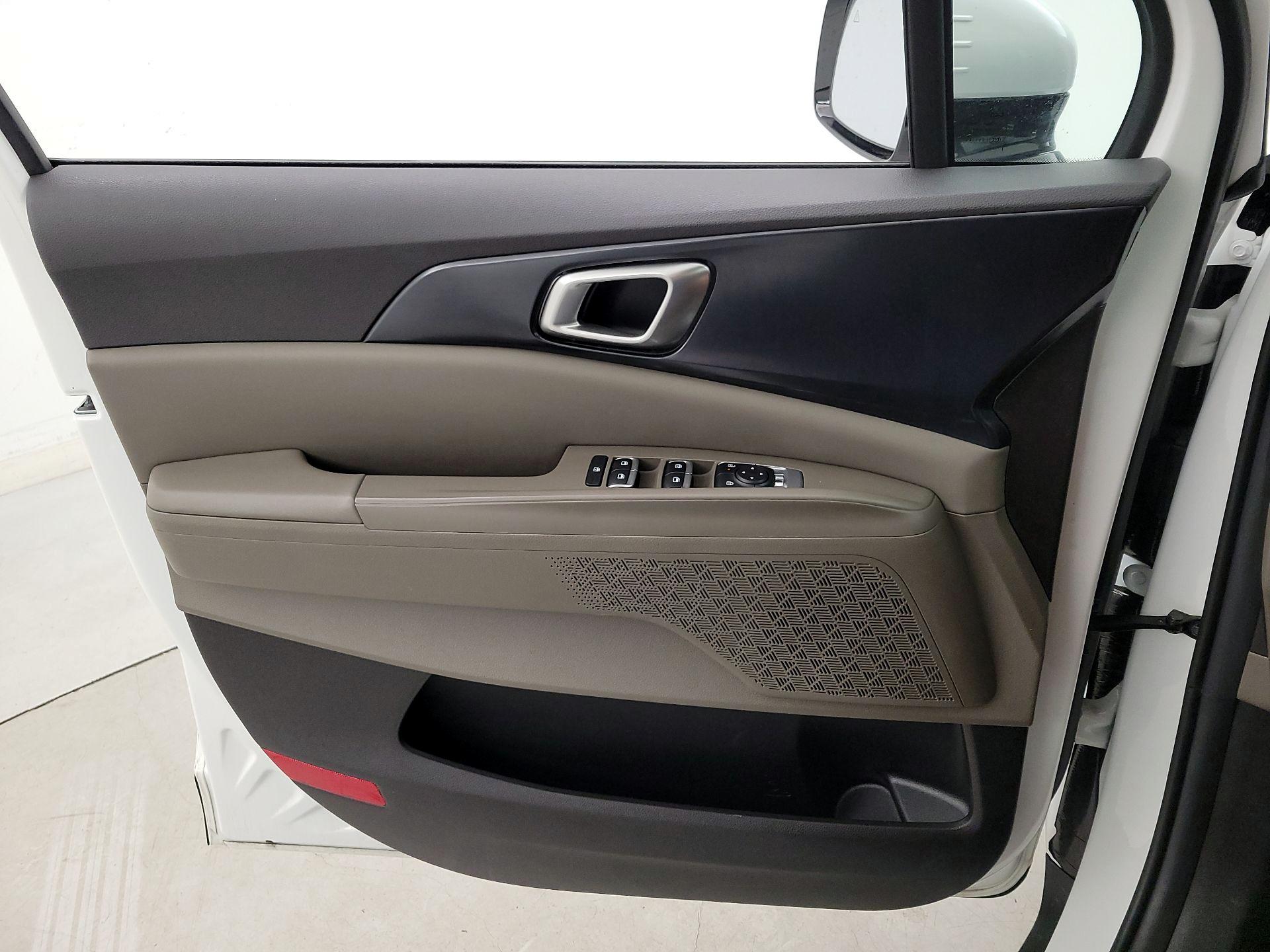 Thumbnail: 2025 Kia Carnival - 12