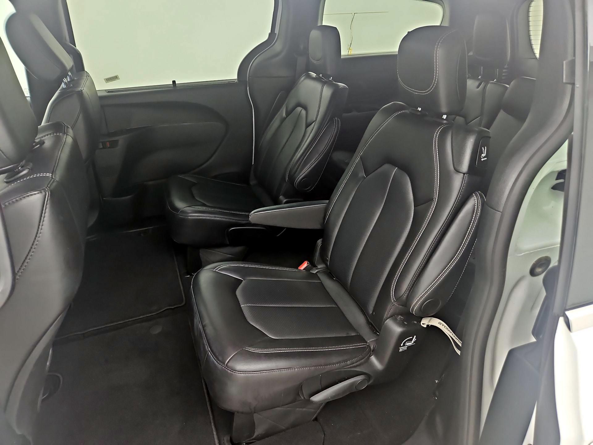 Thumbnail: 2025 Chrysler Pacifica - 17