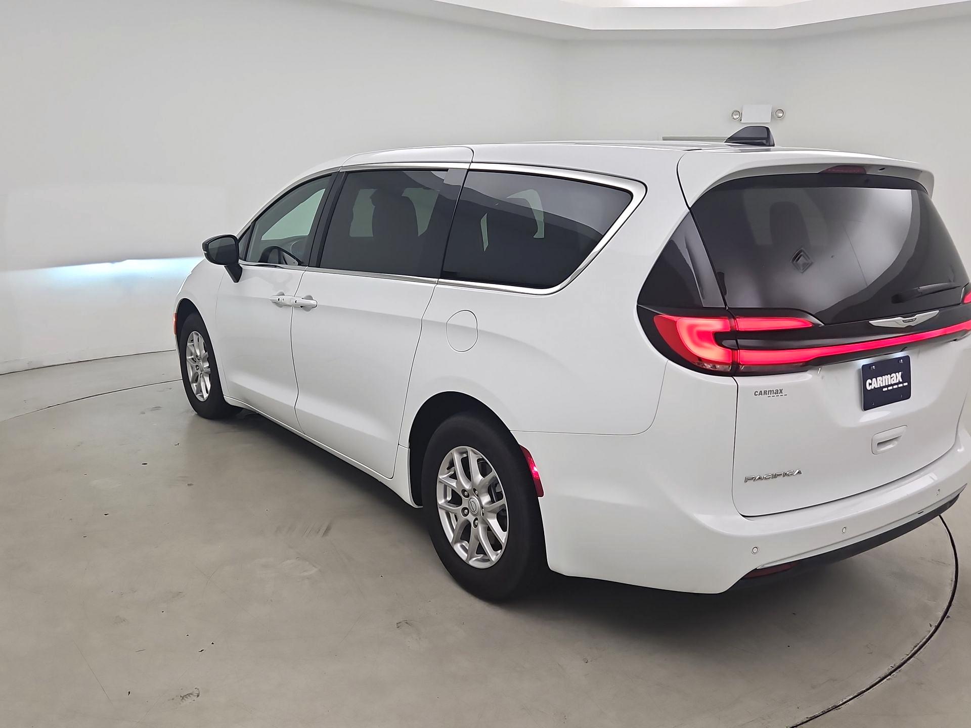 Thumbnail: 2025 Chrysler Pacifica - 7