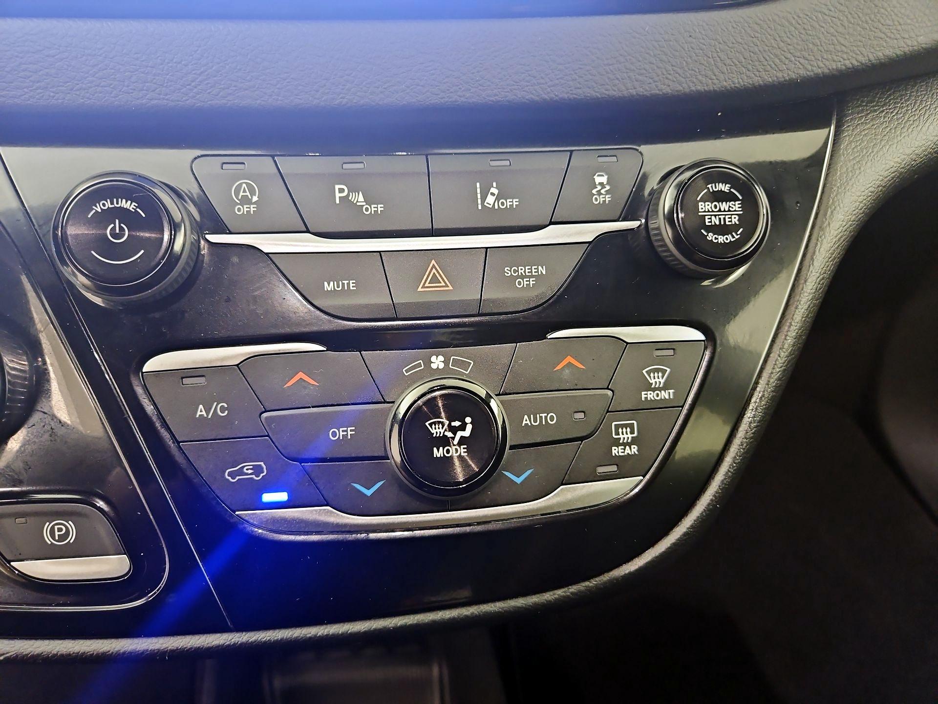 Thumbnail: 2025 Chrysler Pacifica - 14