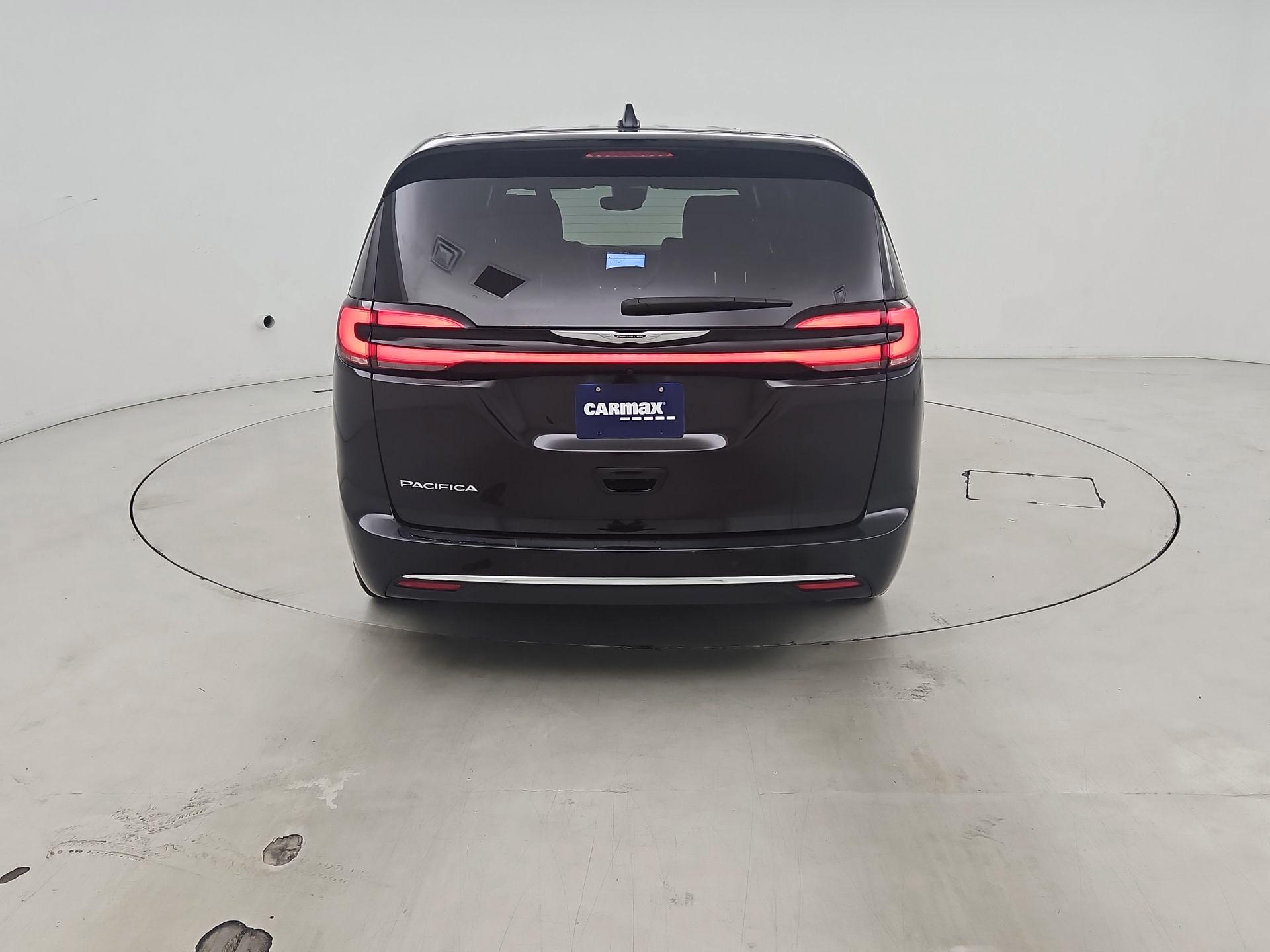 Thumbnail: 2025 Chrysler Pacifica - 6