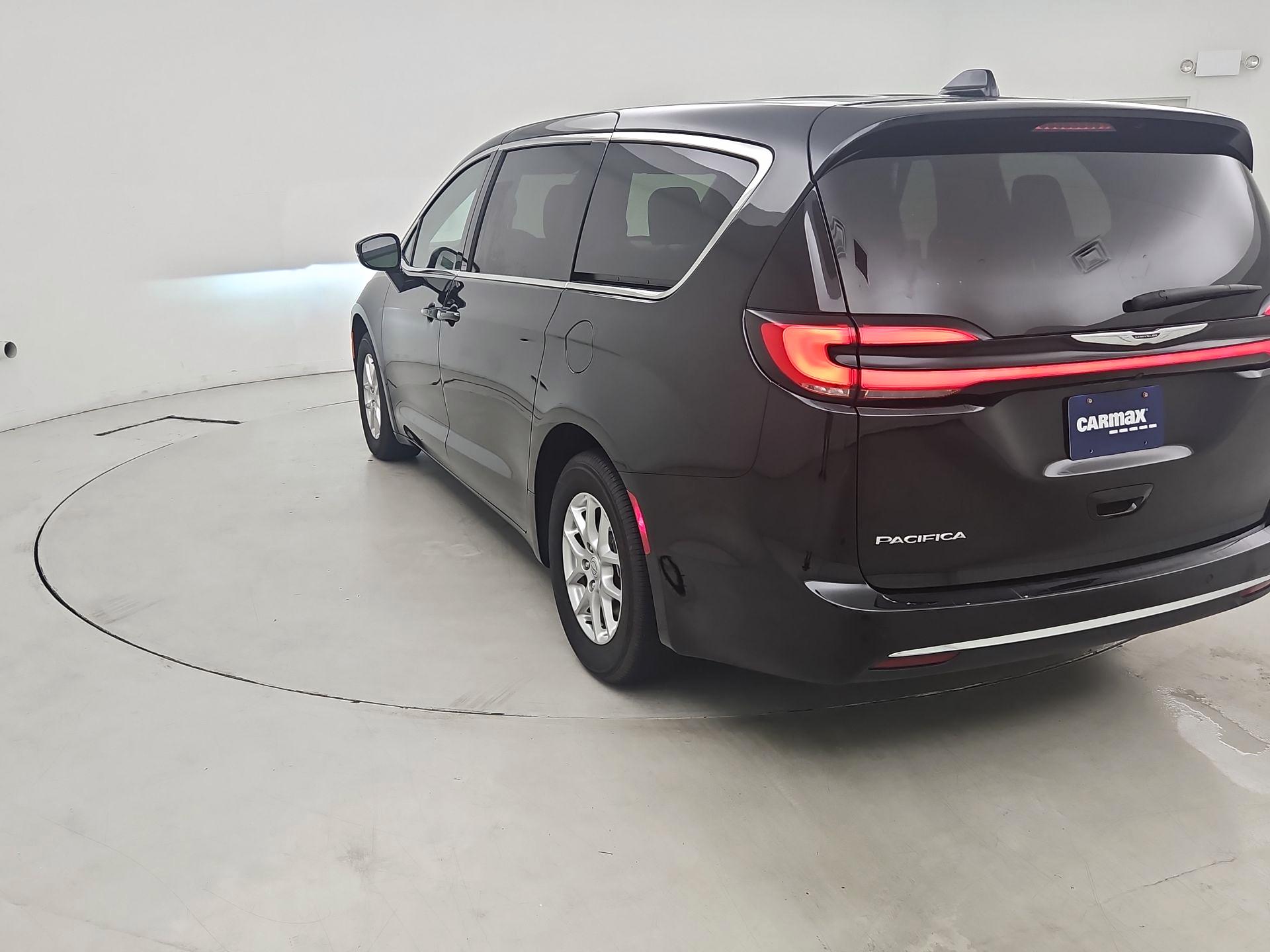 Thumbnail: 2025 Chrysler Pacifica - 7