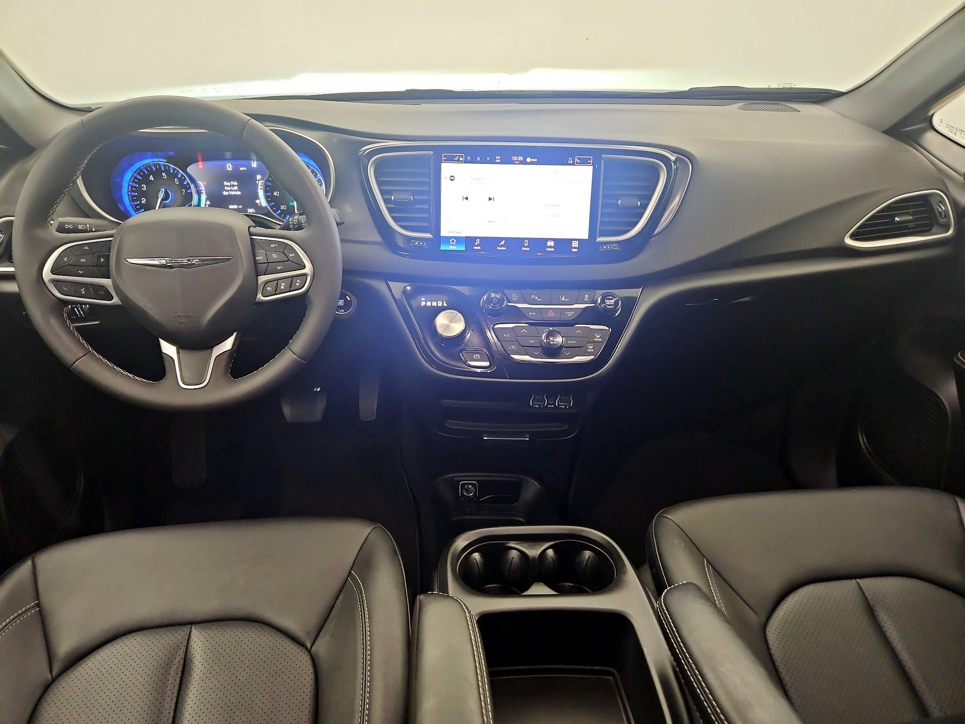 Thumbnail: 2025 Chrysler Pacifica - 8