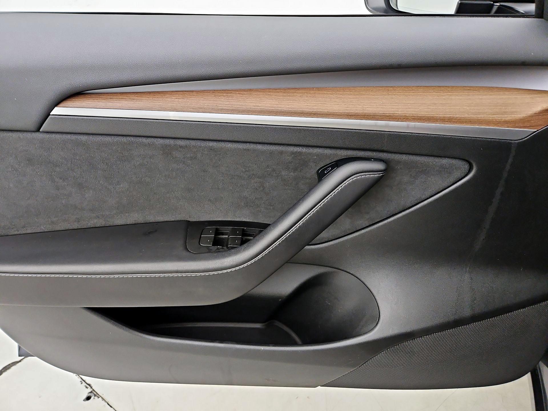 Thumbnail: 2023 Tesla Model 3 - 12