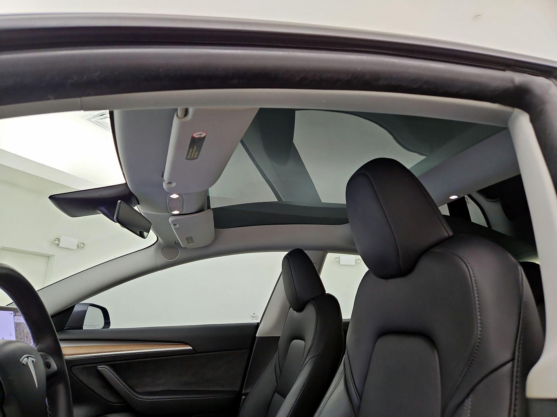 Thumbnail: 2023 Tesla Model 3 - 19