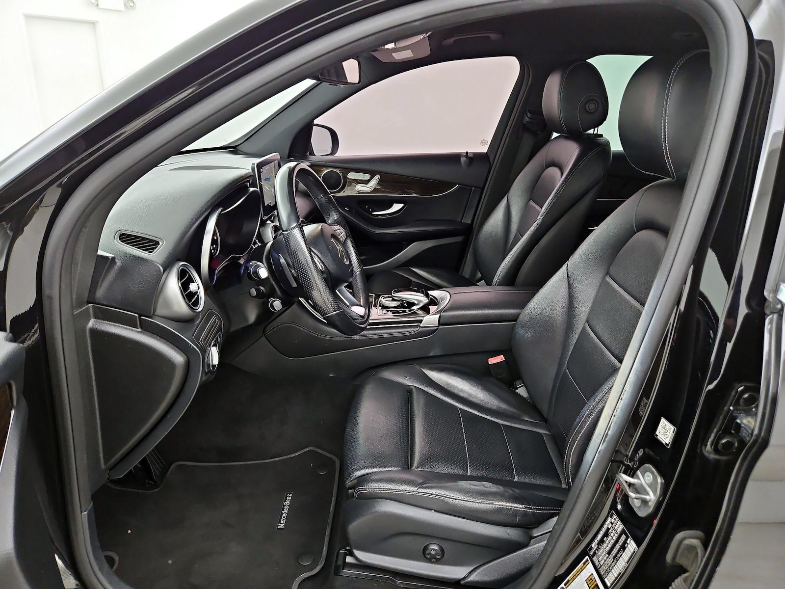 2016 Mercedes-Benz GLC GLC300 - Photo 10