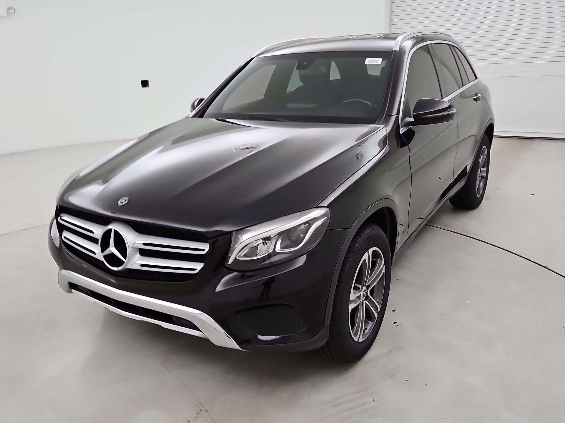 Thumbnail: 2016 Mercedes-Benz GLC - 3