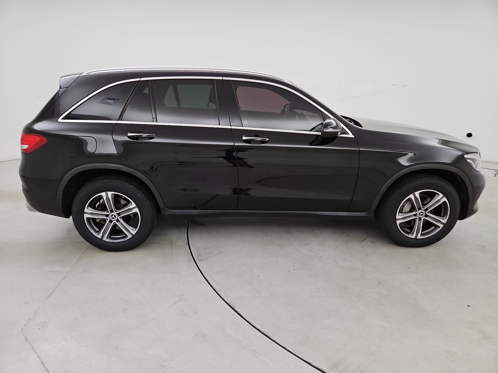 Thumbnail: 2016 Mercedes-Benz GLC - 4