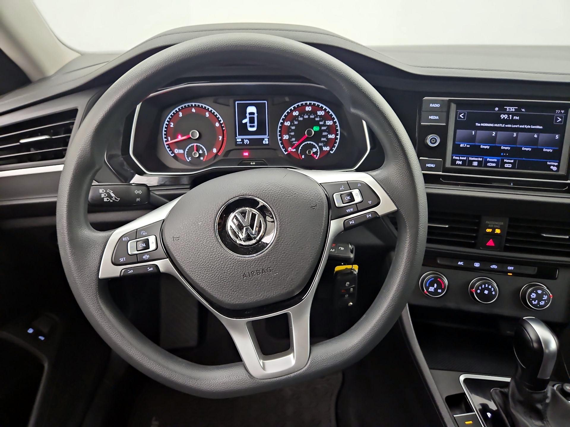 Thumbnail: 2021 Volkswagen Jetta - 10