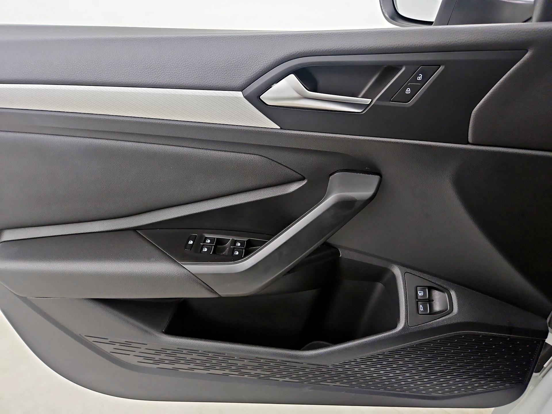 Thumbnail: 2021 Volkswagen Jetta - 12