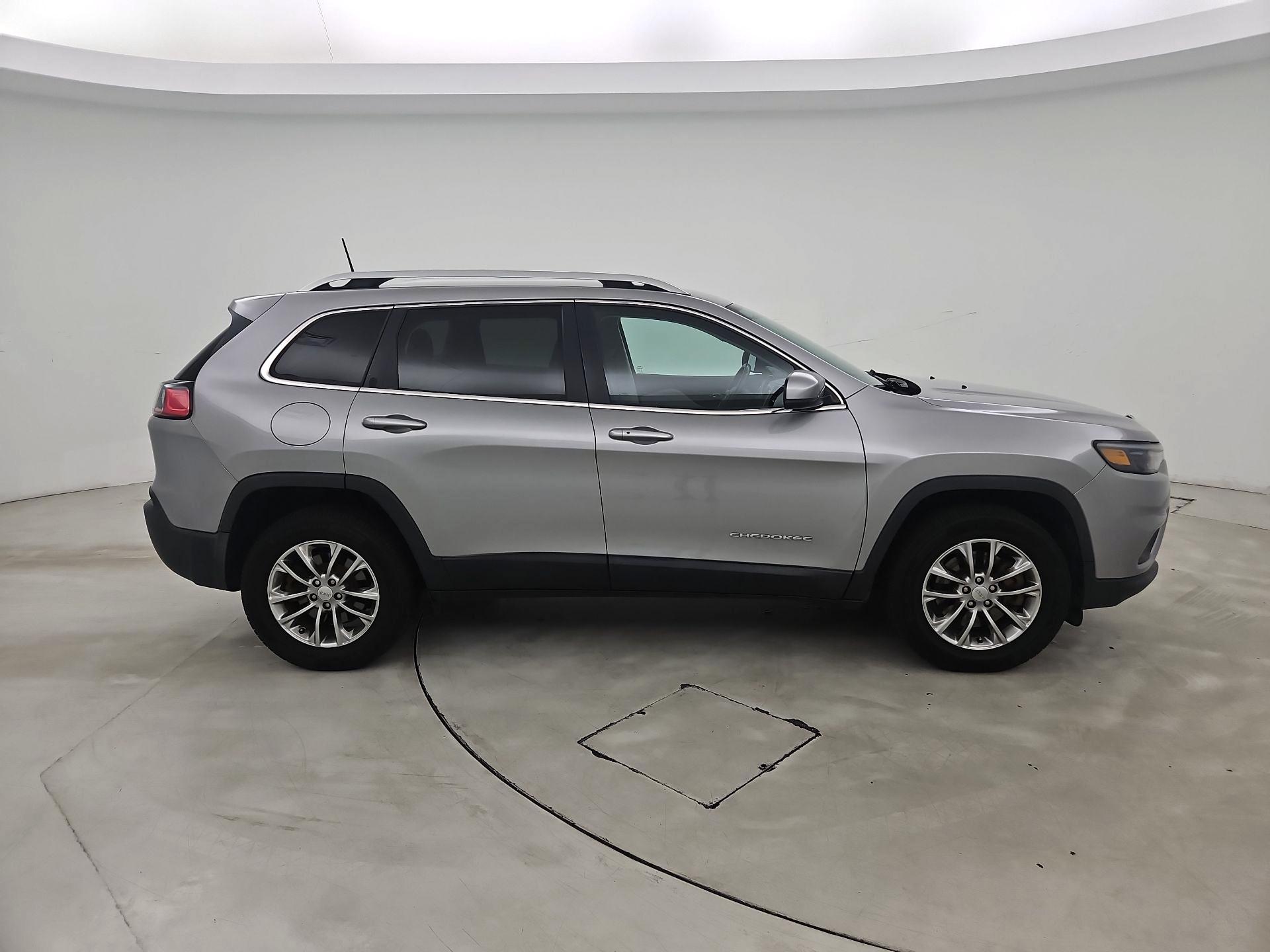 Thumbnail: 2020 Jeep Cherokee - 4