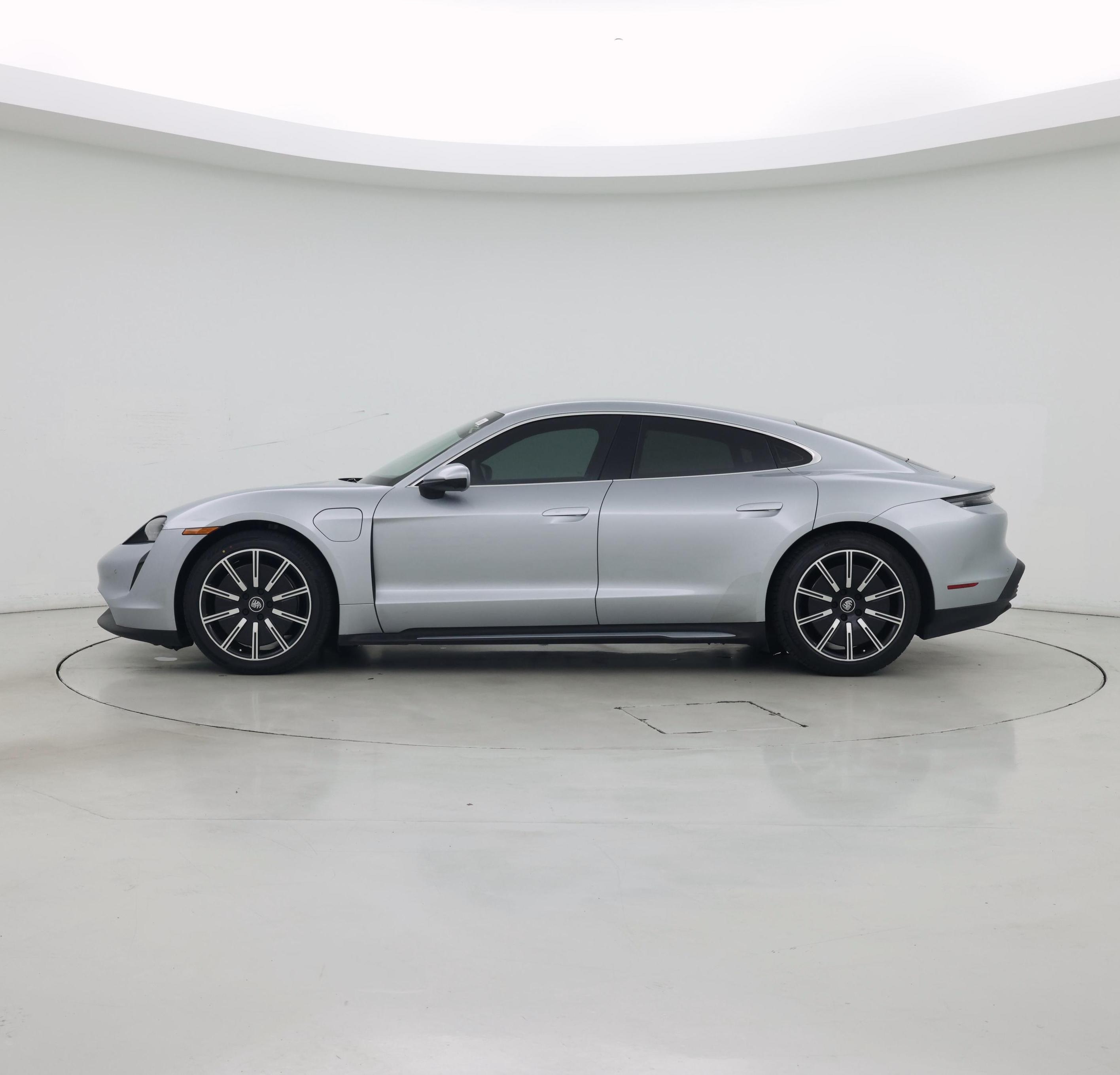 Thumbnail: 2021 Porsche Taycan - 3