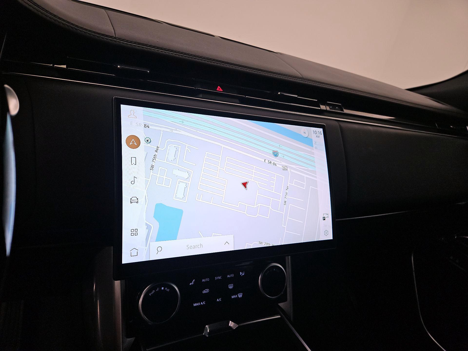 Thumbnail: 2023 Land Rover Range Rover - 14