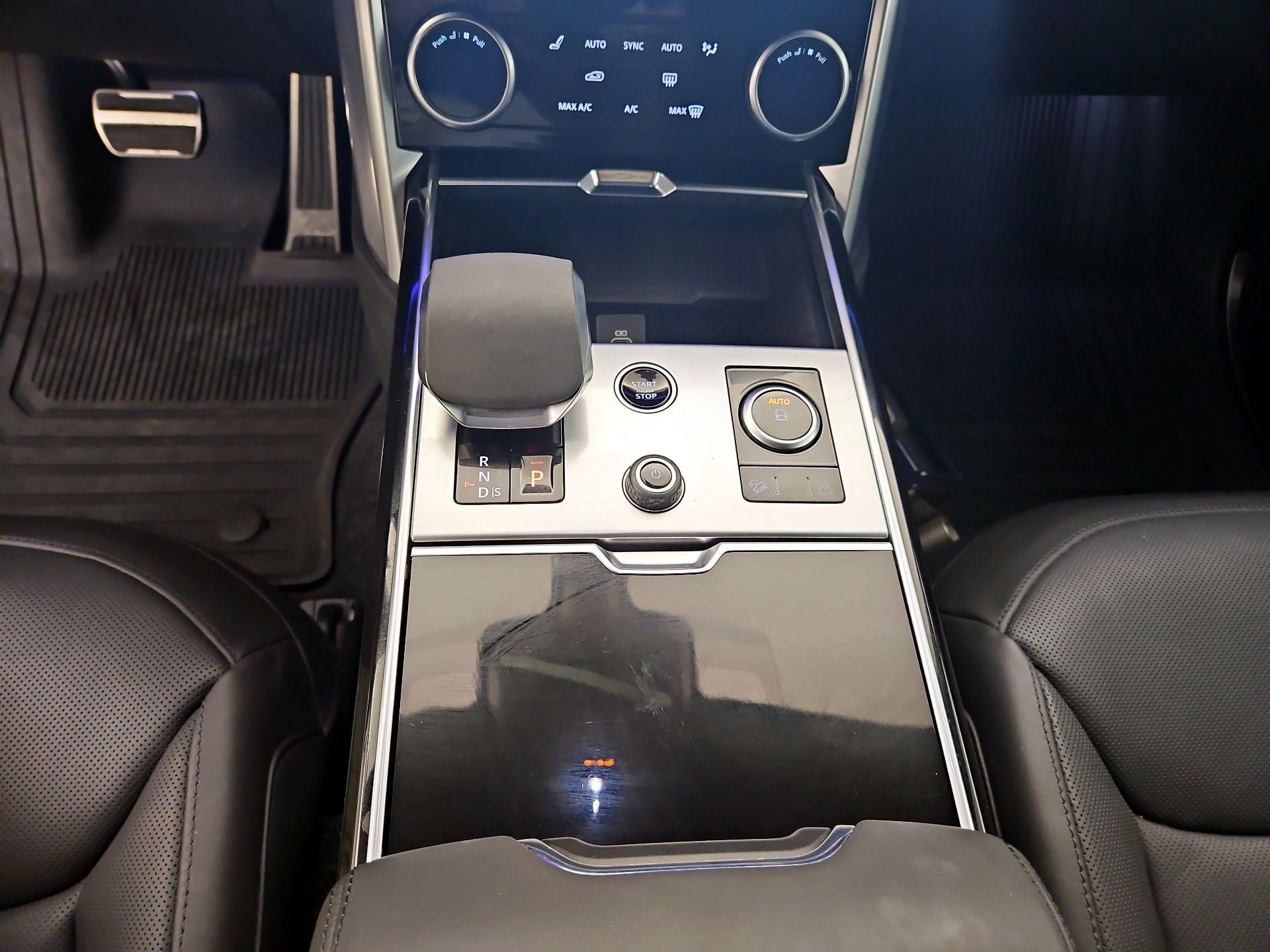 Thumbnail: 2023 Land Rover Range Rover - 18