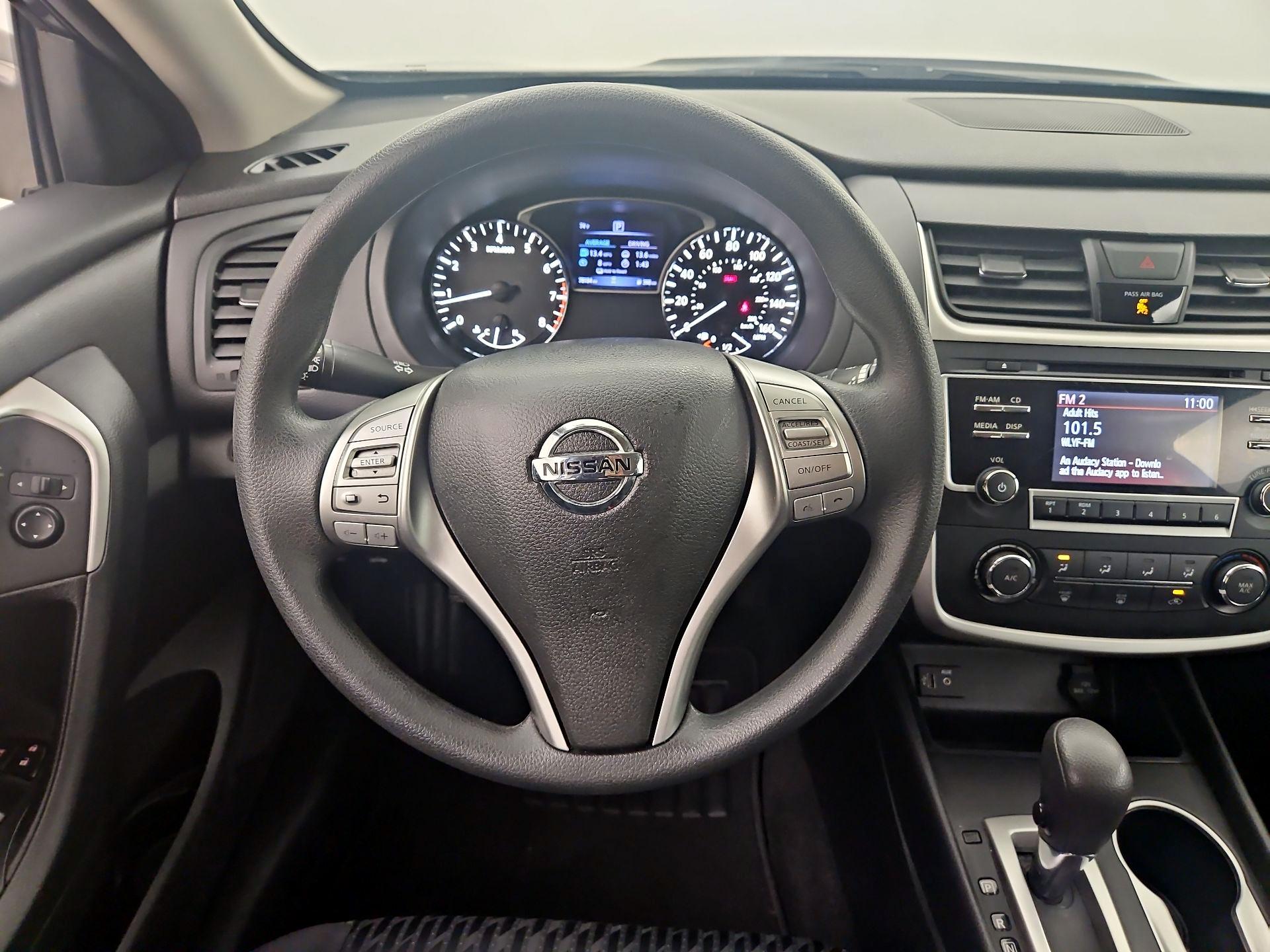 Thumbnail: 2018 Nissan Altima - 10