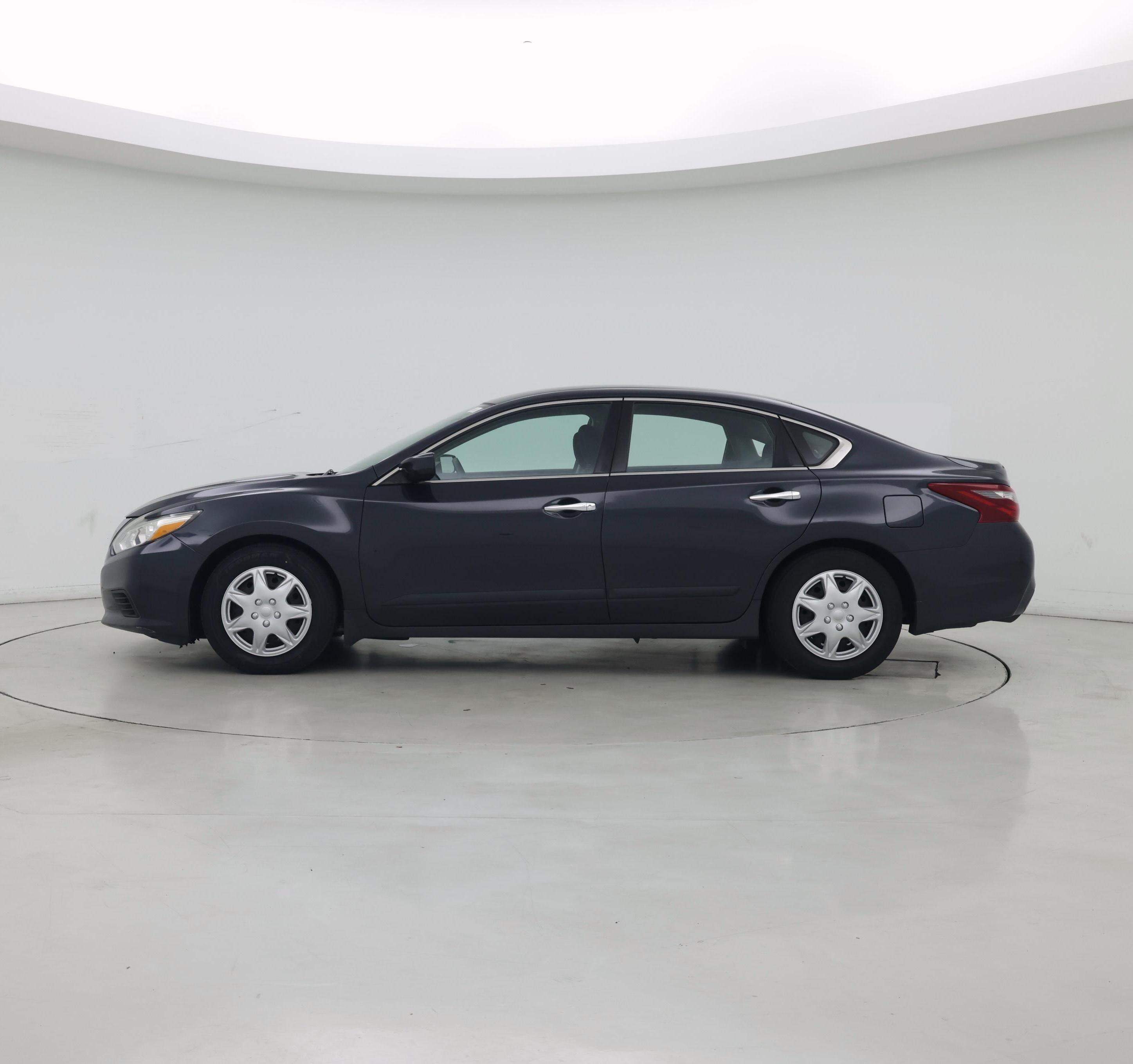 Thumbnail: 2018 Nissan Altima - 3