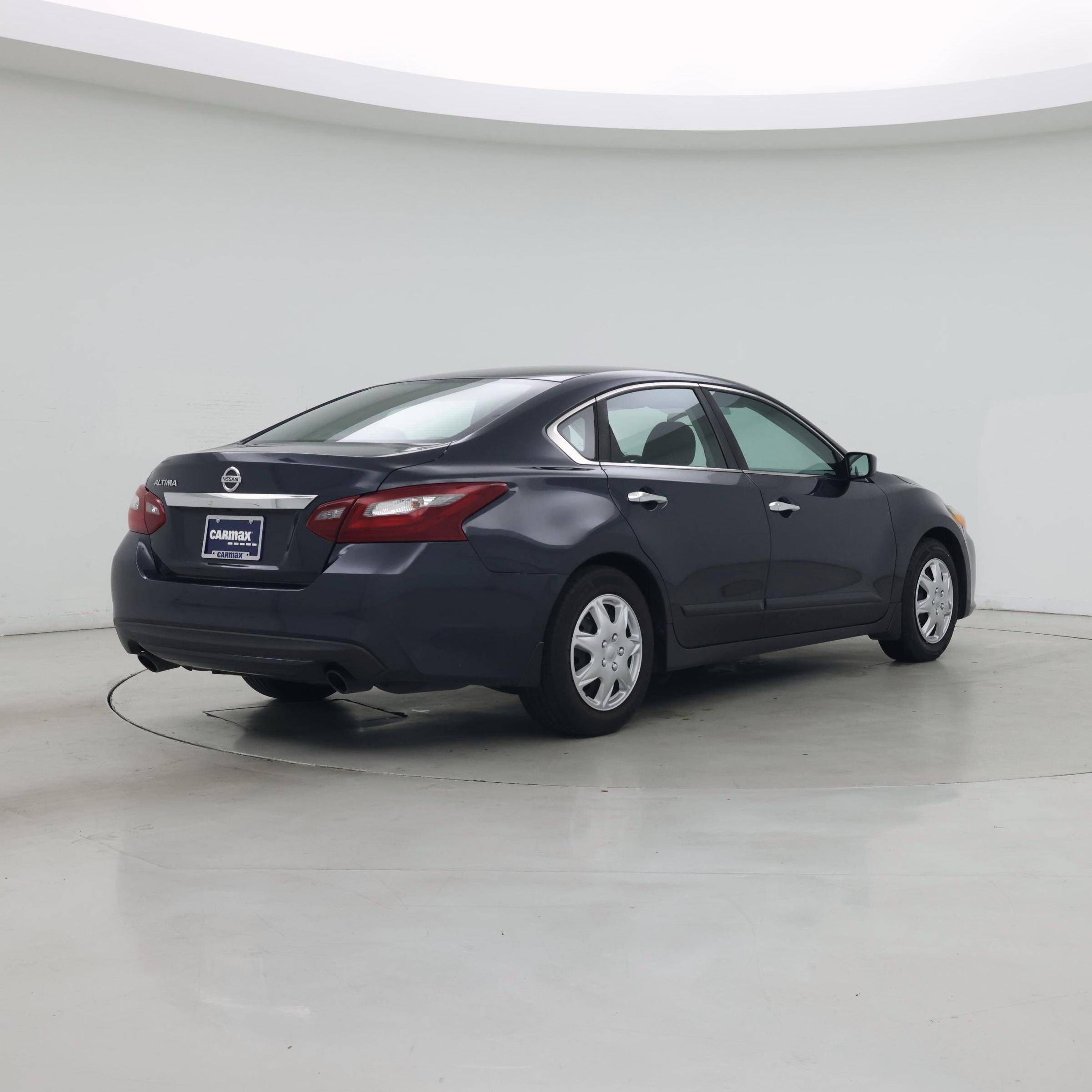 Thumbnail: 2018 Nissan Altima - 8