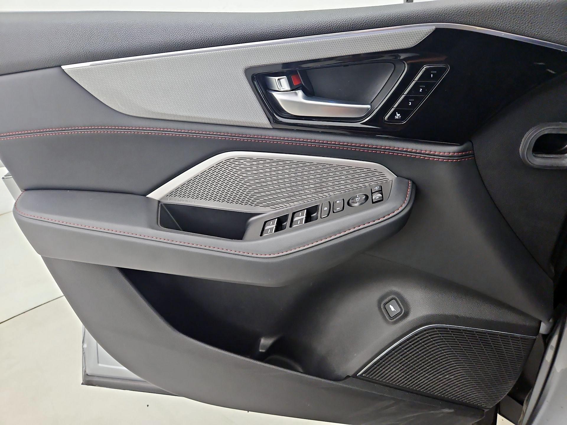 Thumbnail: 2022 Acura MDX - 12