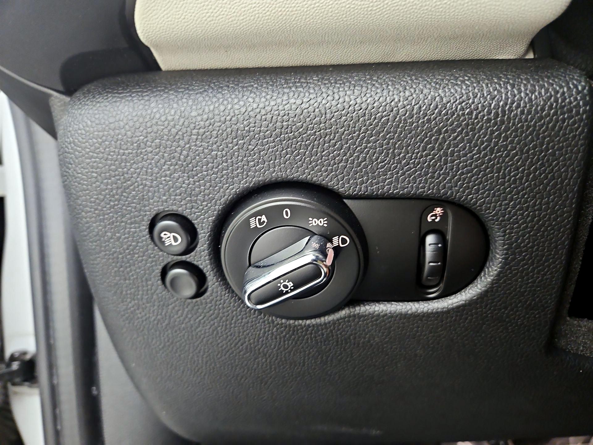 Thumbnail: 2023 MINI Cooper Hardtop - 11