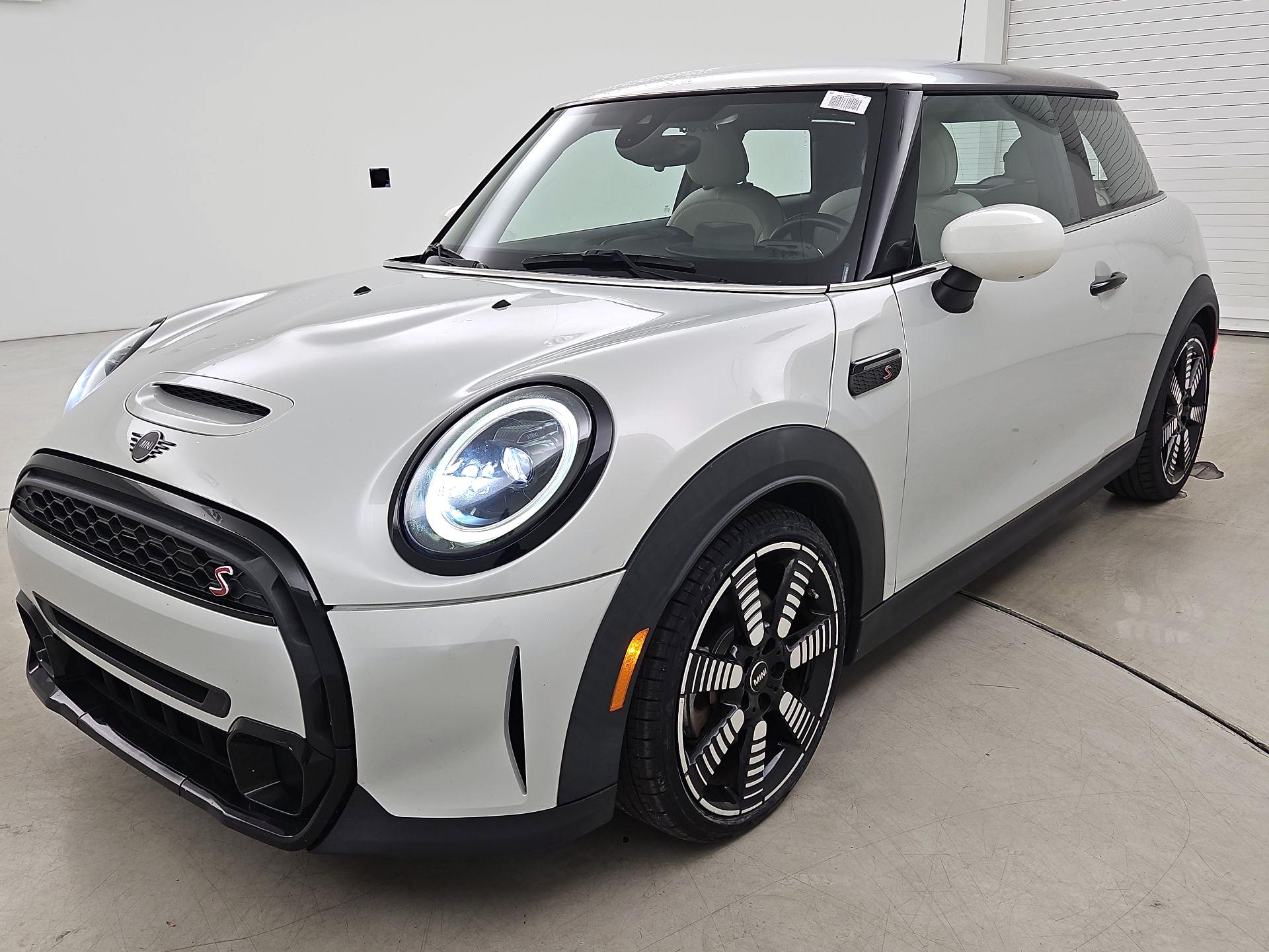 Thumbnail: 2023 MINI Cooper Hardtop - 3