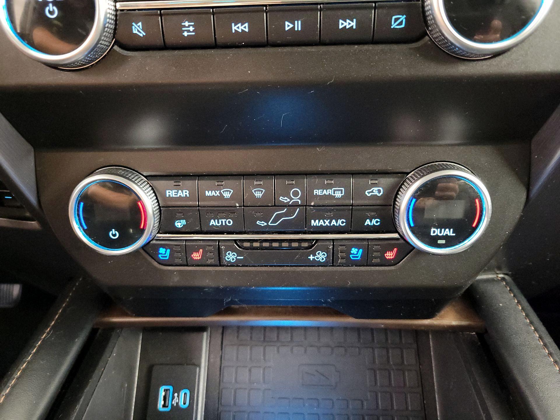 Thumbnail: 2020 Ford Expedition - 16