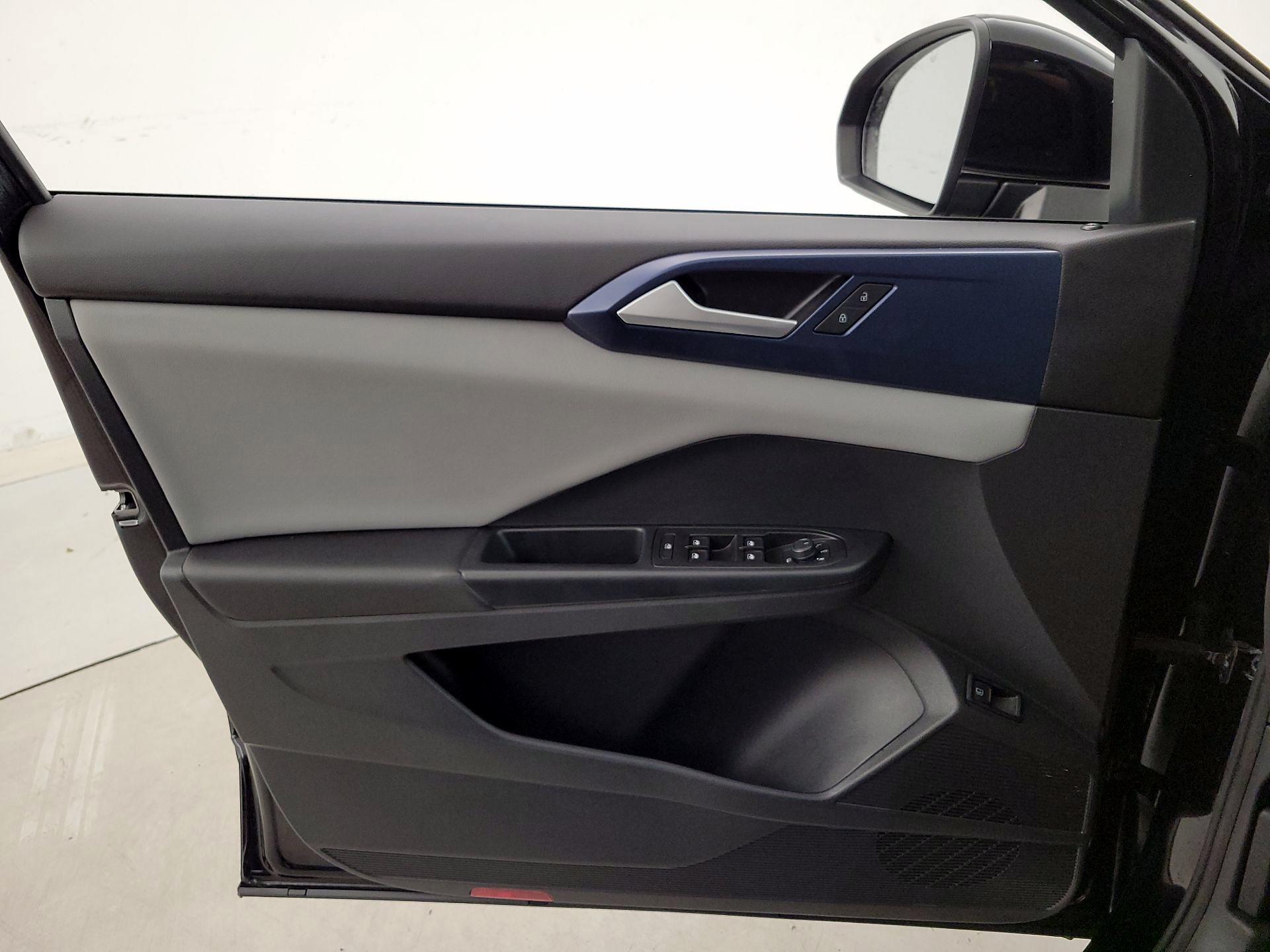 Thumbnail: 2023 Volkswagen Taos - 12