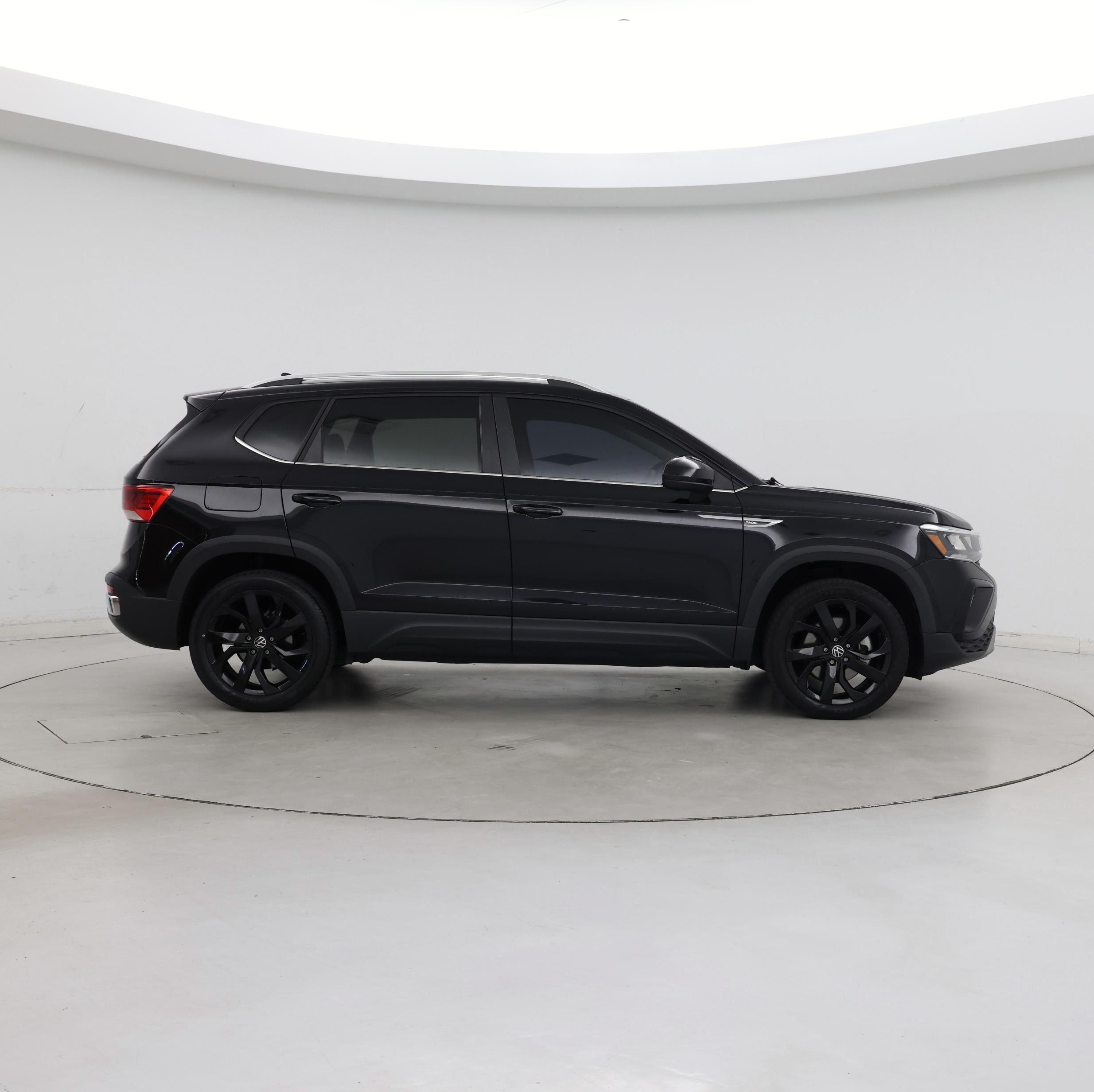Thumbnail: 2023 Volkswagen Taos - 7