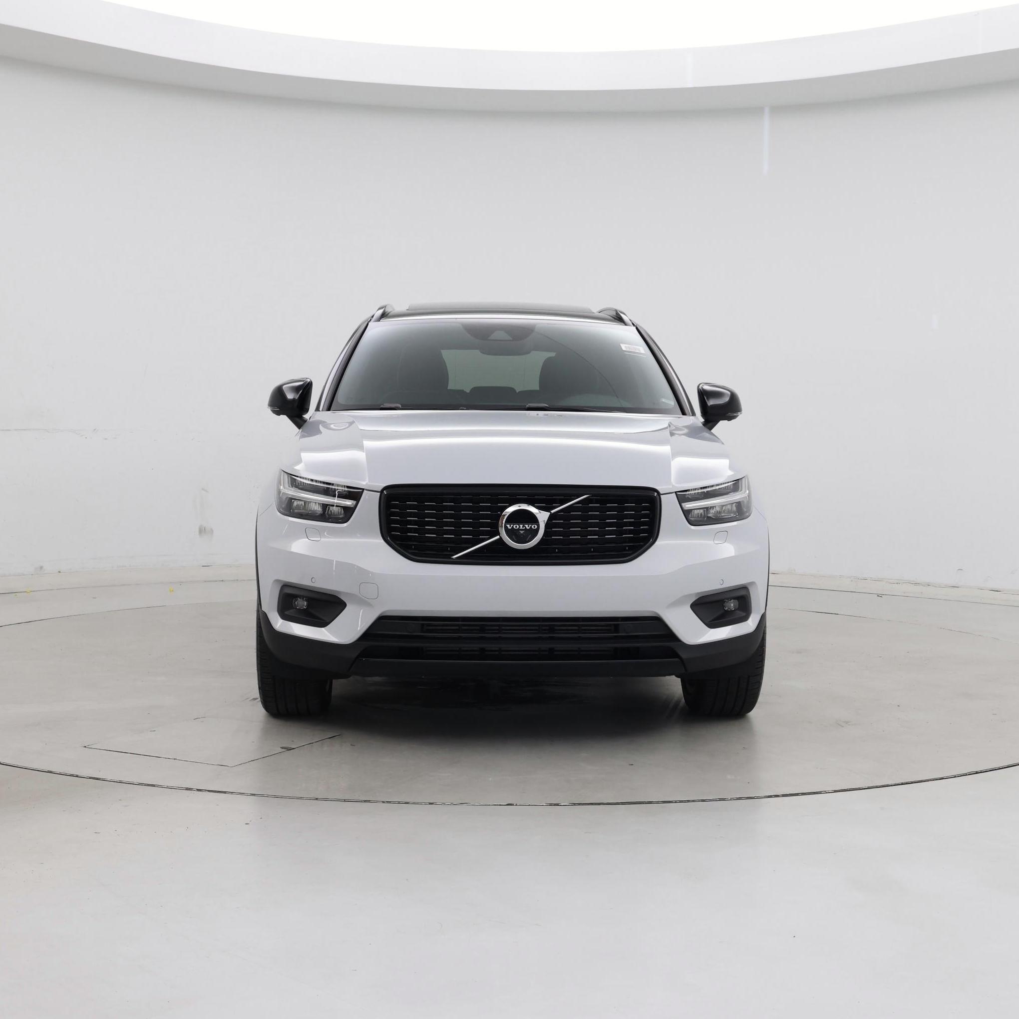 Thumbnail: 2022 Volvo XC40 - 5