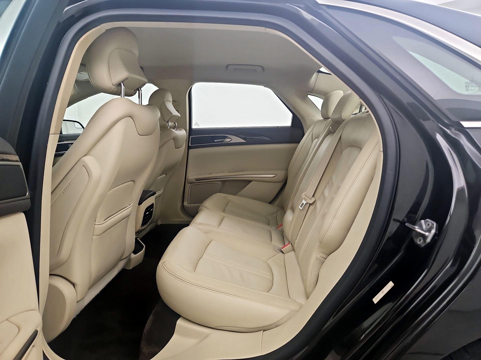 Thumbnail: 2015 Lincoln MKZ - 17