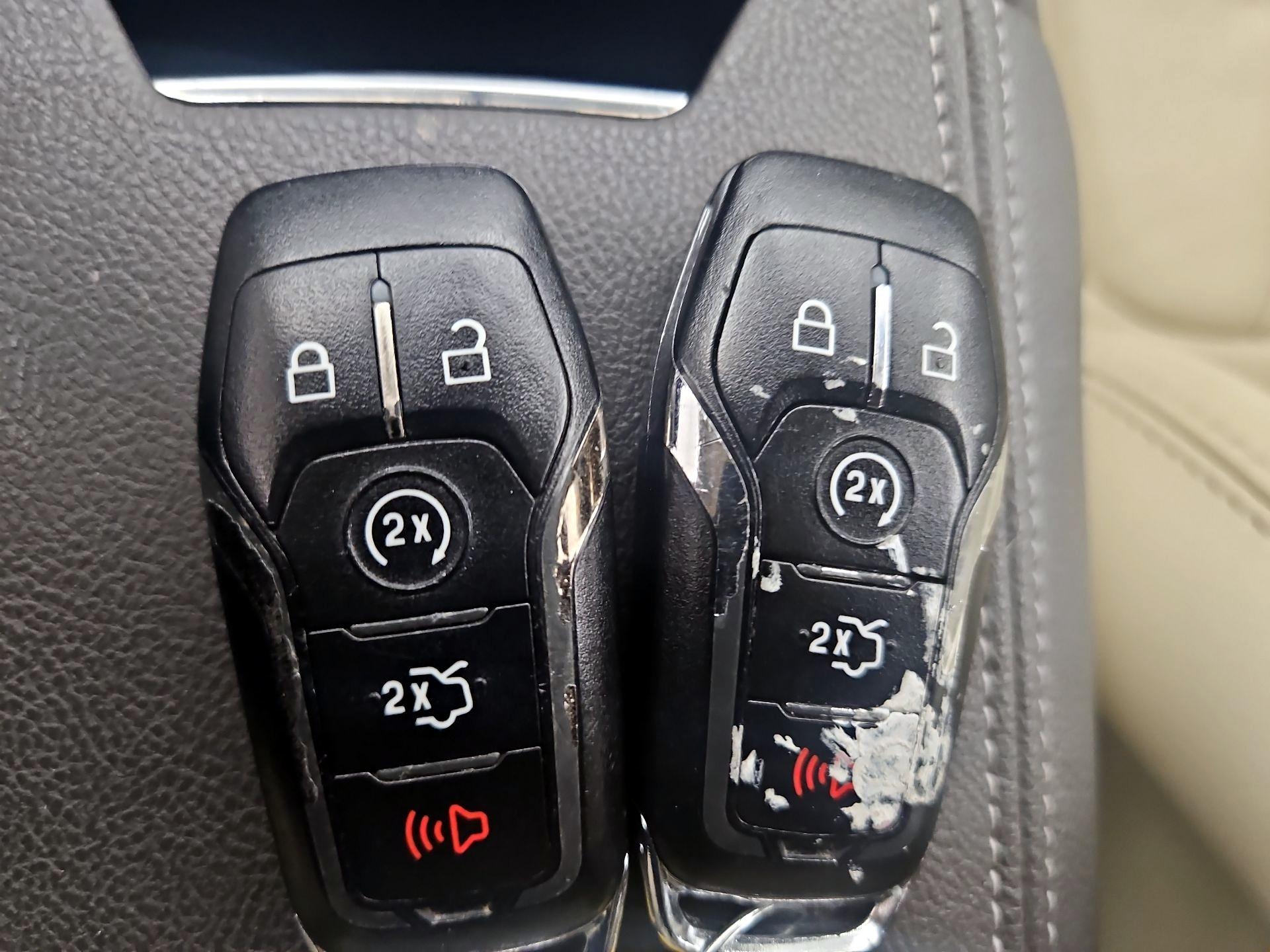Thumbnail: 2015 Lincoln MKZ - 20